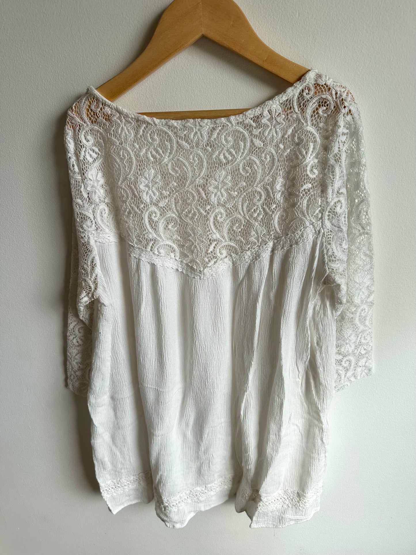 White Lace Long Sleeve Top / Small