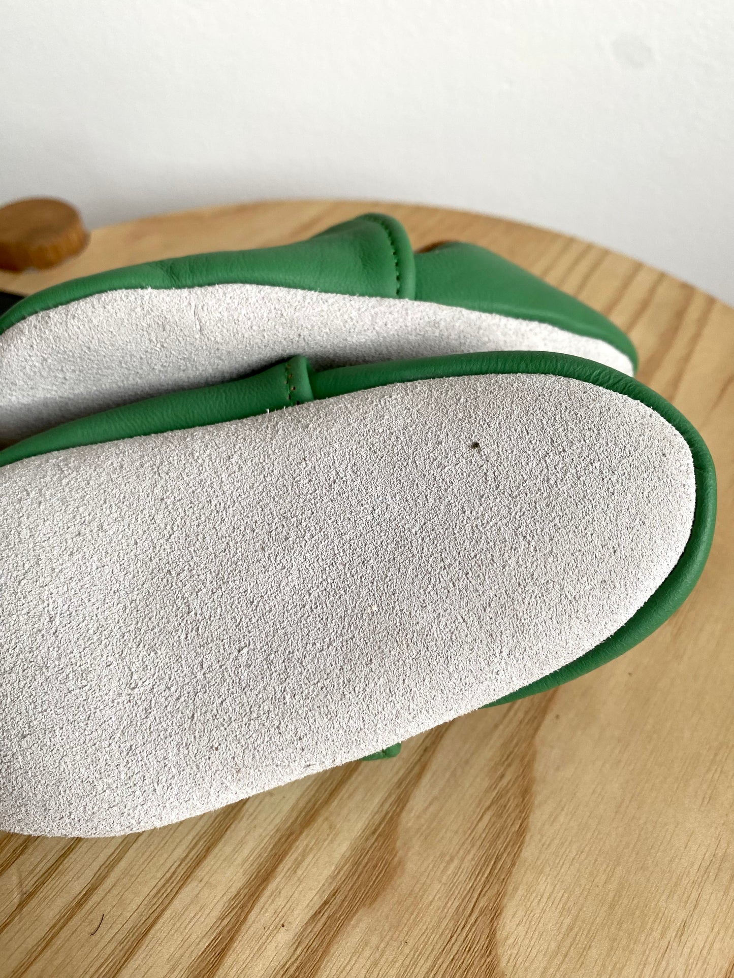 Soft Sole Frog Leather Shoes / Size 4 Toddler
