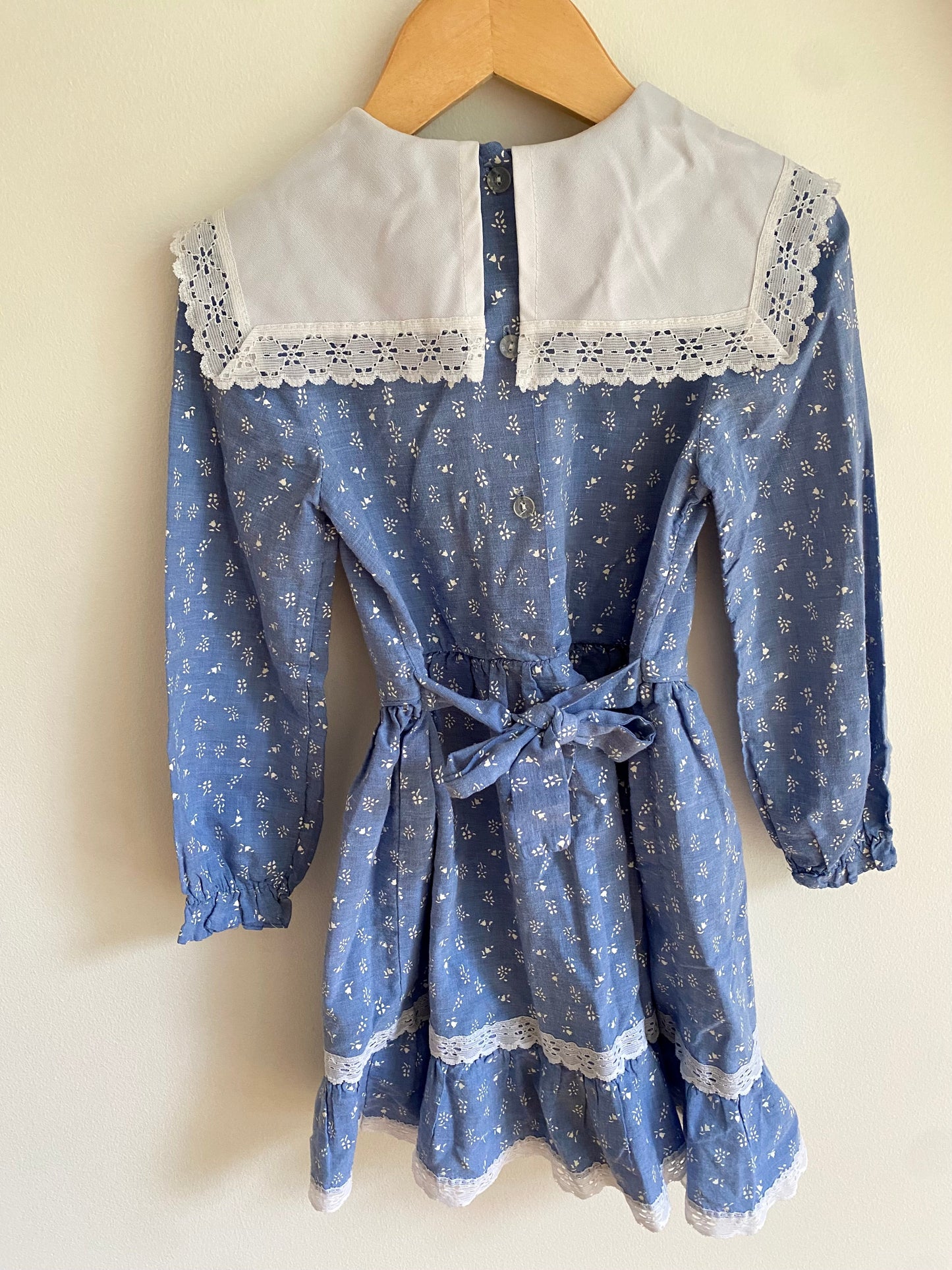 Vintage Floral Blue Dress / 6 Years