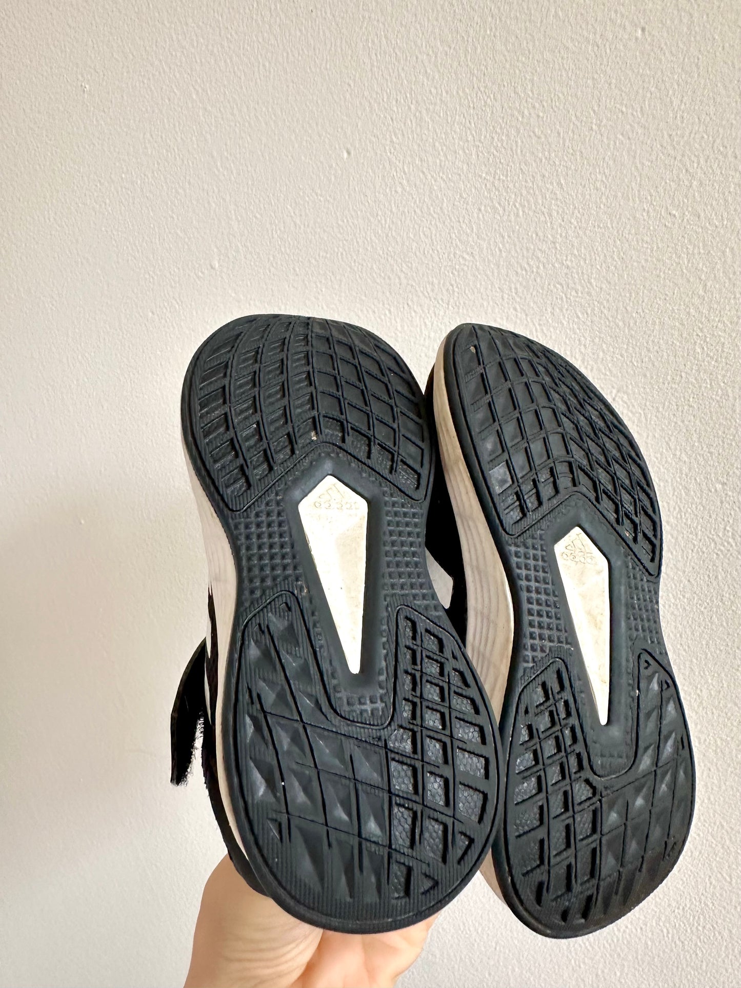 Black Adidas Runners / Size 7 Toddler Footwear