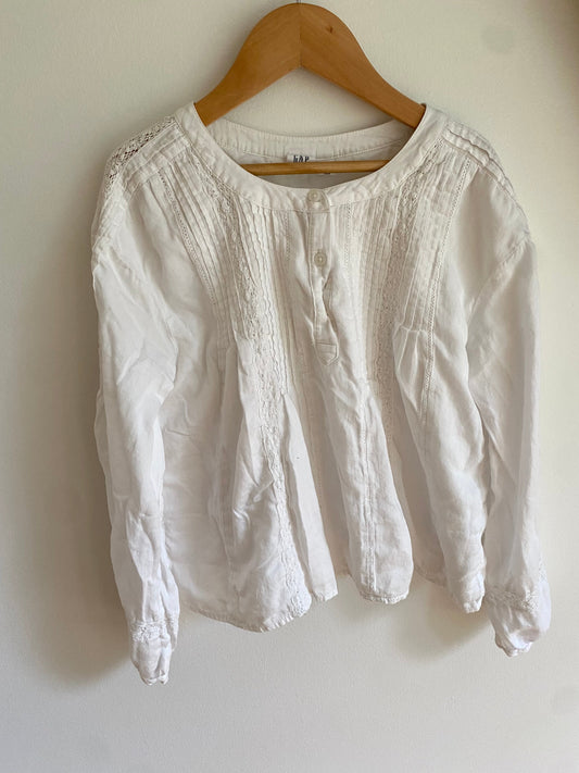 White Shirt with Lace Details / 10-11 Years (lg)