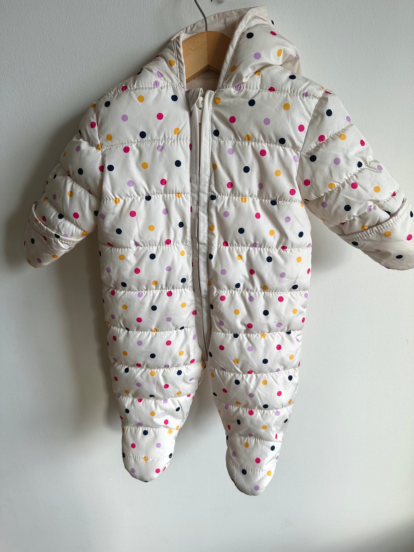 Polka Dot Bunting Suit with Hood and Fold Over Mittens / 3-6m