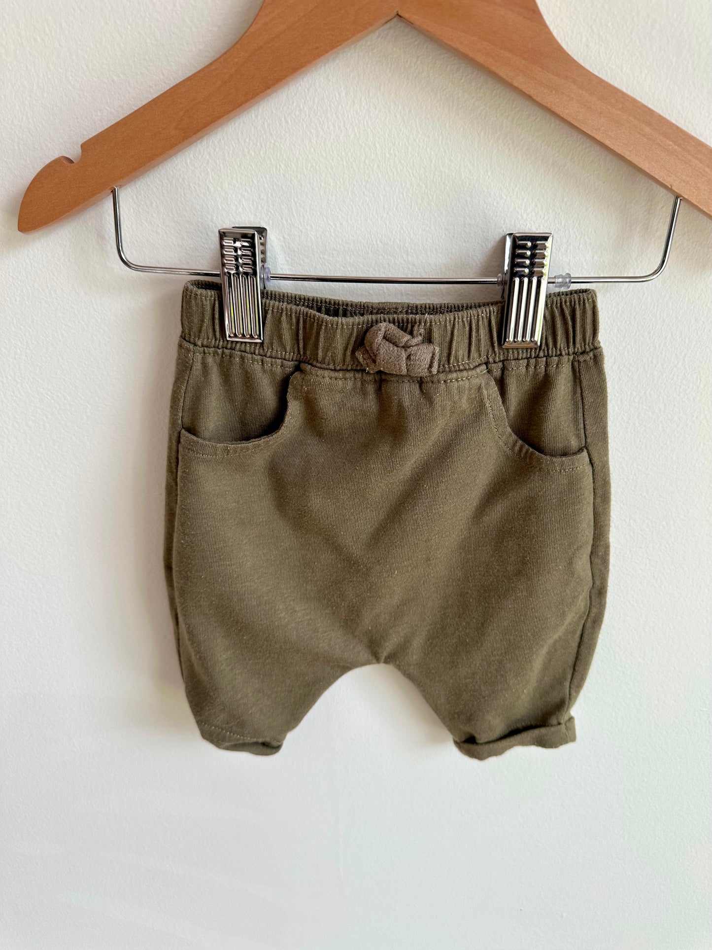 Olive Shorts with Pocket / 0-3m