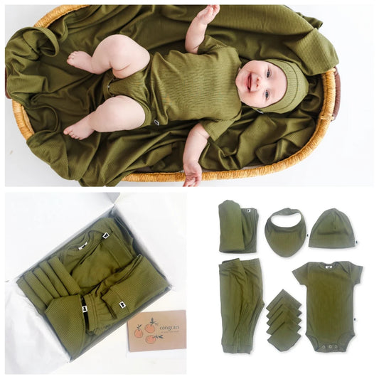 Baby boy, girl, or gender neutral gift box service for a baby in Canada. Buy a gift box online for a newborn, expecting family and have it shipped right to their home. 

We also provide pickup in Nanaimo, BC. 

We carry Canadian baby brands. 