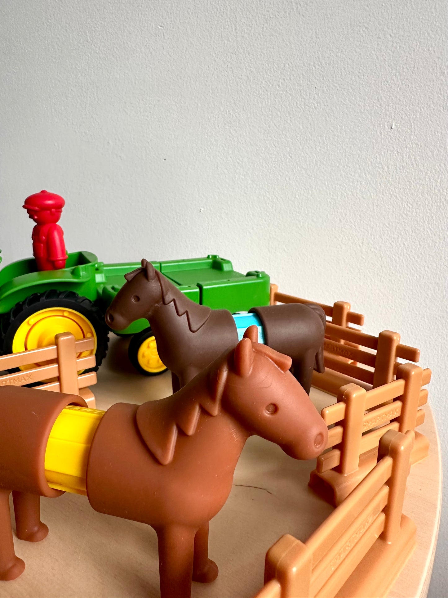 Smart Max Magnetic Farmer + Horse Play Set