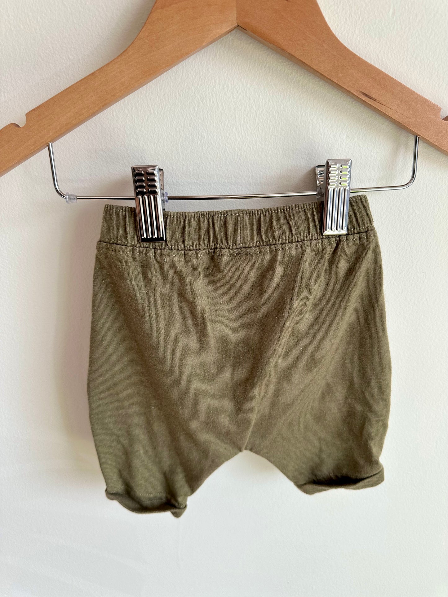 Olive Shorts with Pocket / 0-3m