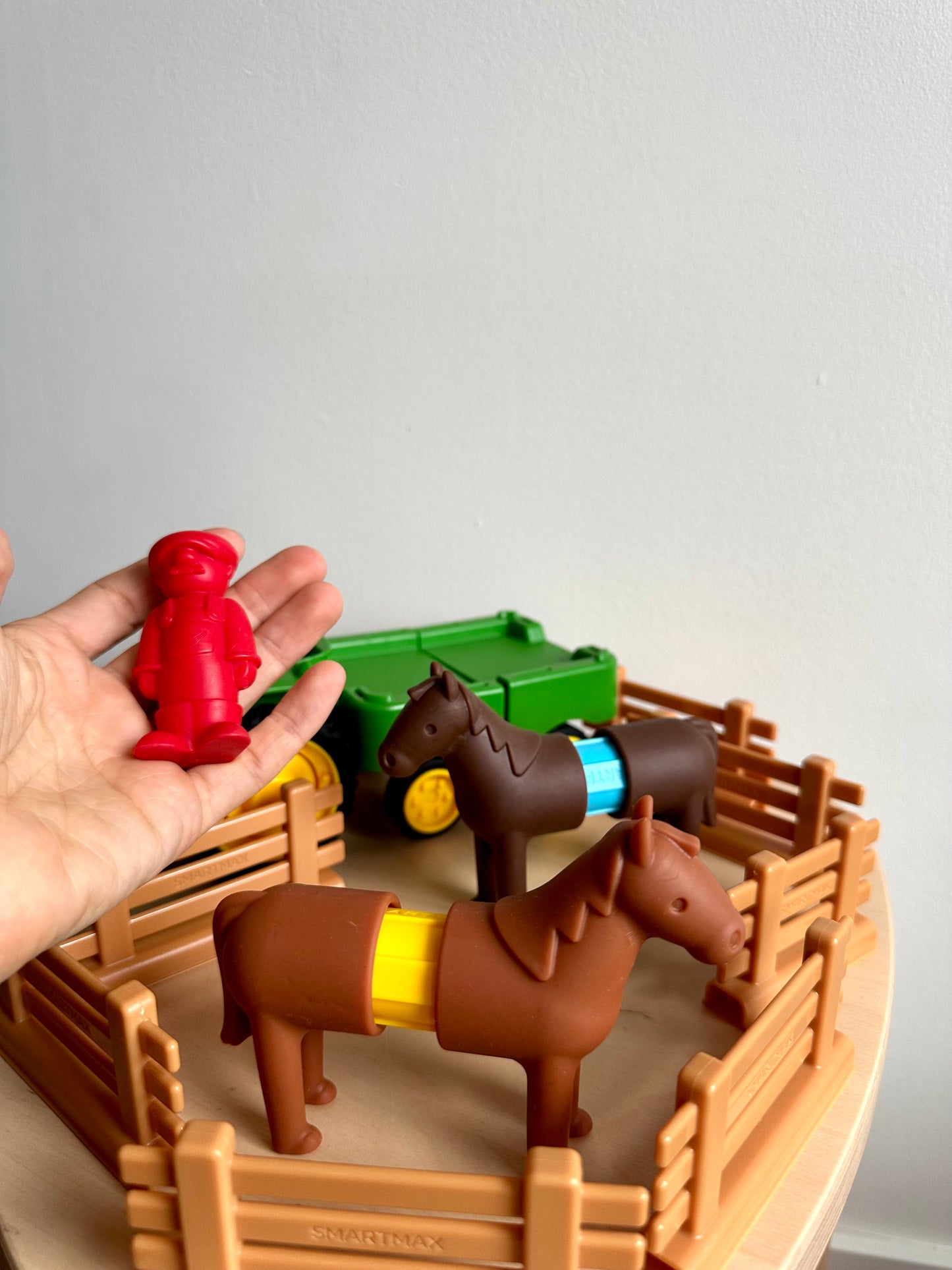 Smart Max Magnetic Farmer + Horse Play Set