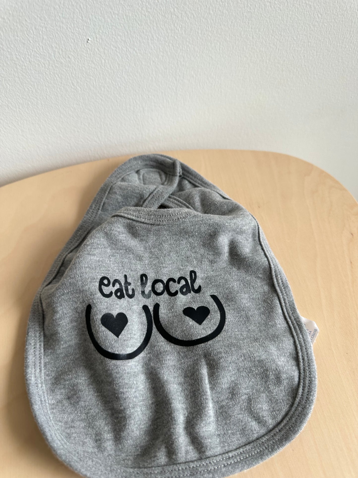 I Eat Local Bib / 0-3m