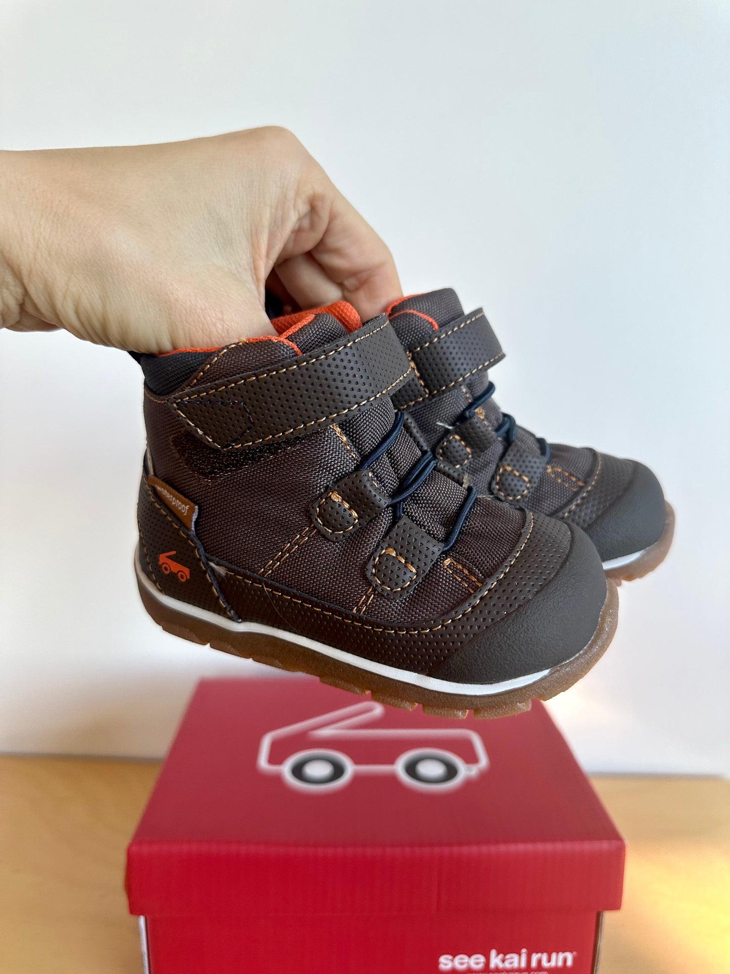 See Kai Run Waterproof Brown Boots / Size 6 Toddler