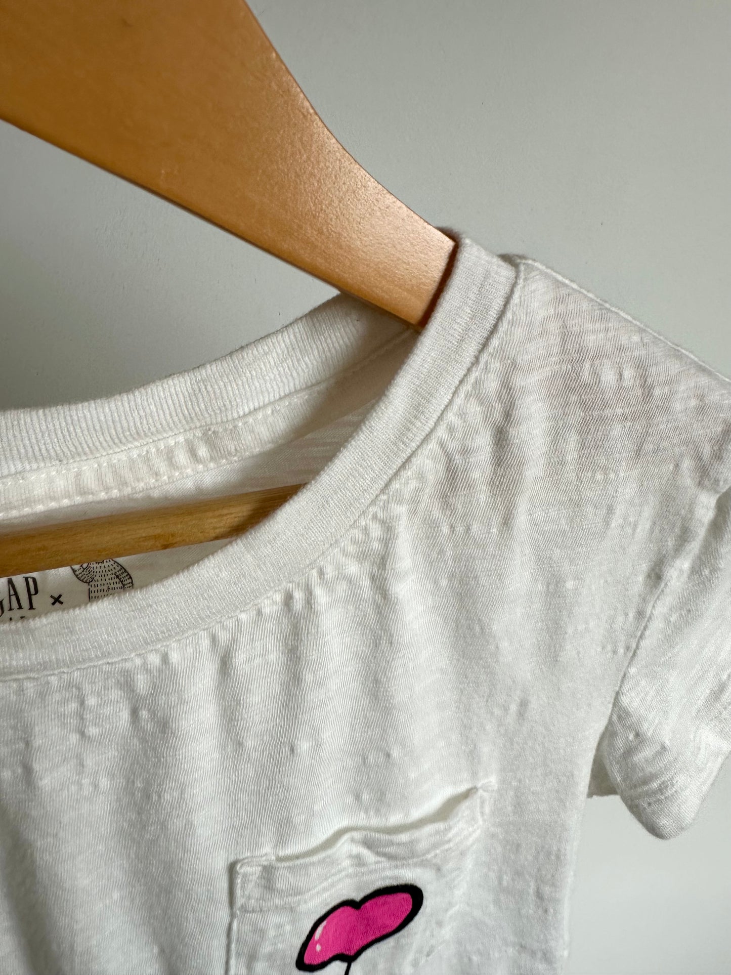 White Sasquatch Balloon T-Shirt / 8 years