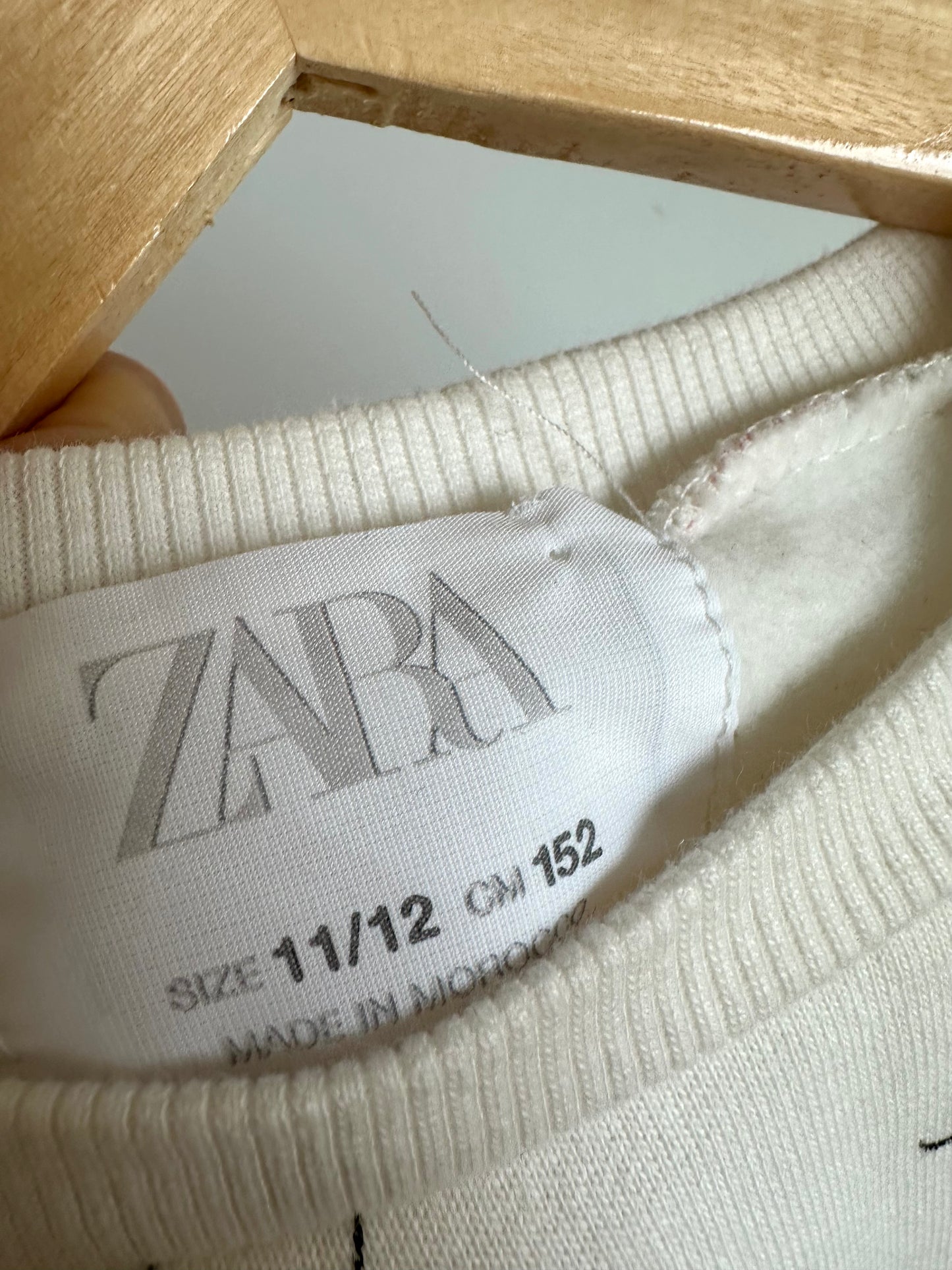 Illustration People Sweater / 11-12 years