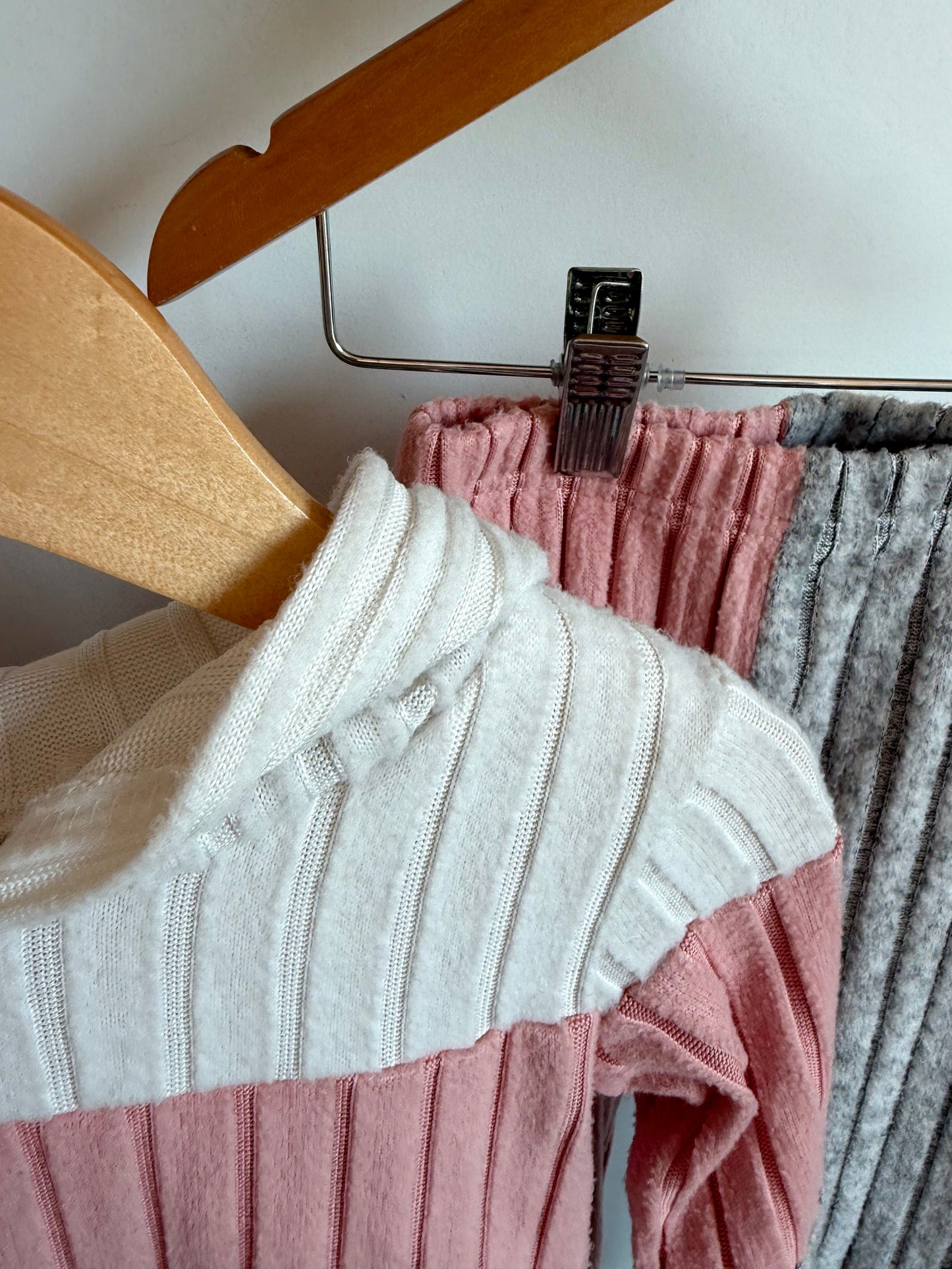 Grey, Pink, White Hoodie + Pants Set / 18-24m