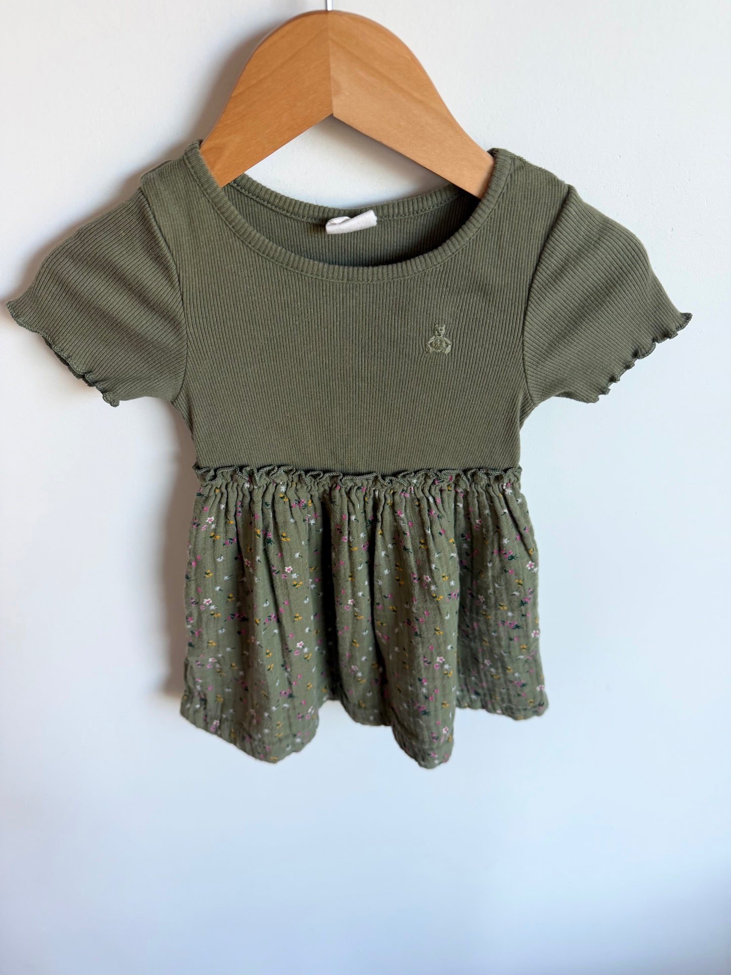 Gap Olive Floral Dress / 12-18m
