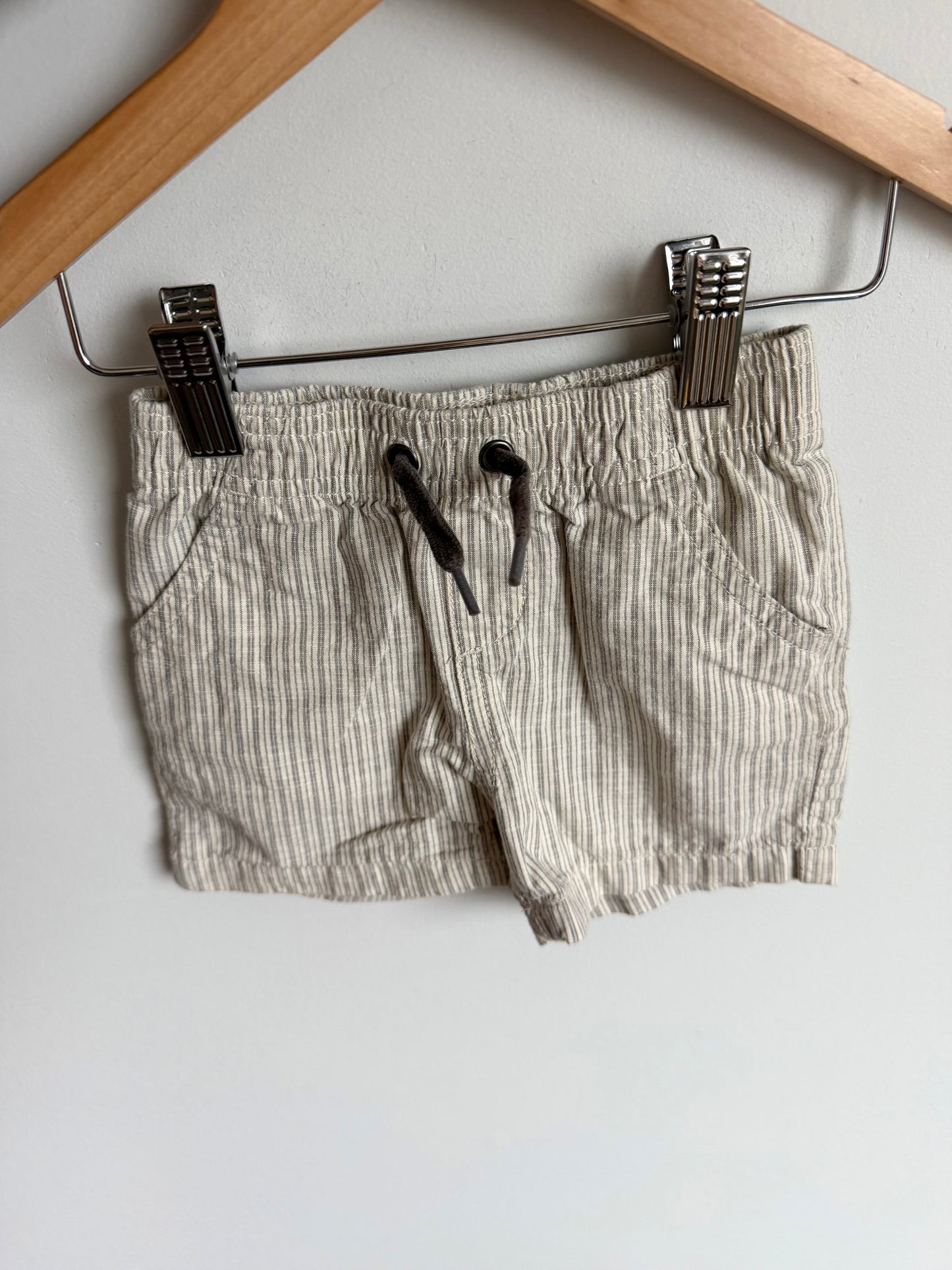 Grey Striped Shorts / 3-6m