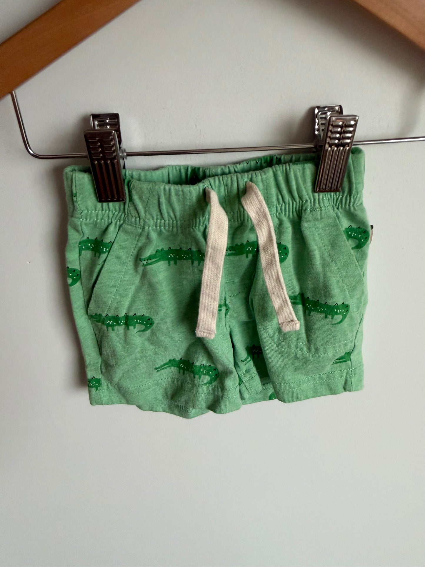 Gap Green Aligator Shorts / 3-6m