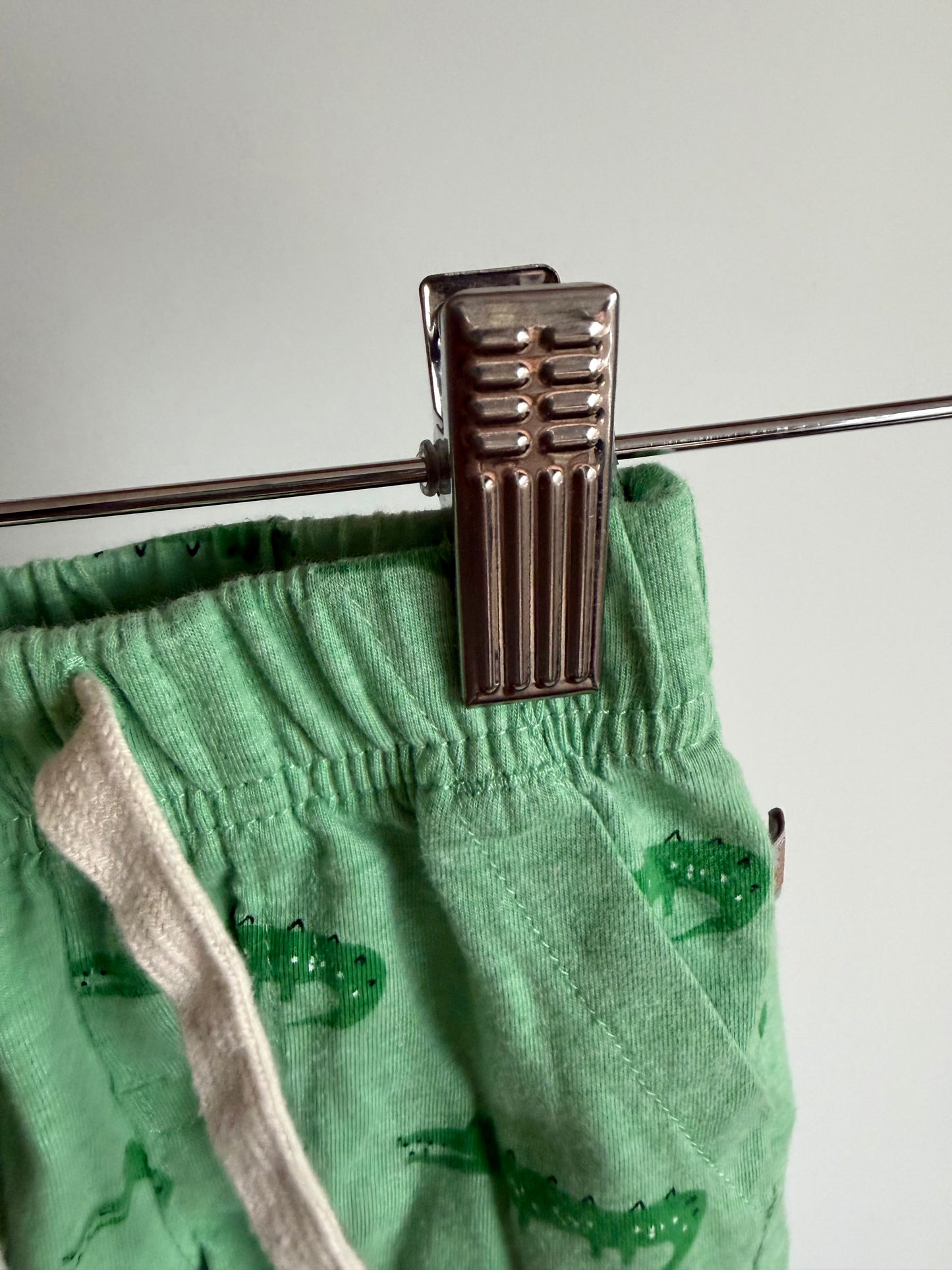 Gap Green Aligator Shorts / 3-6m