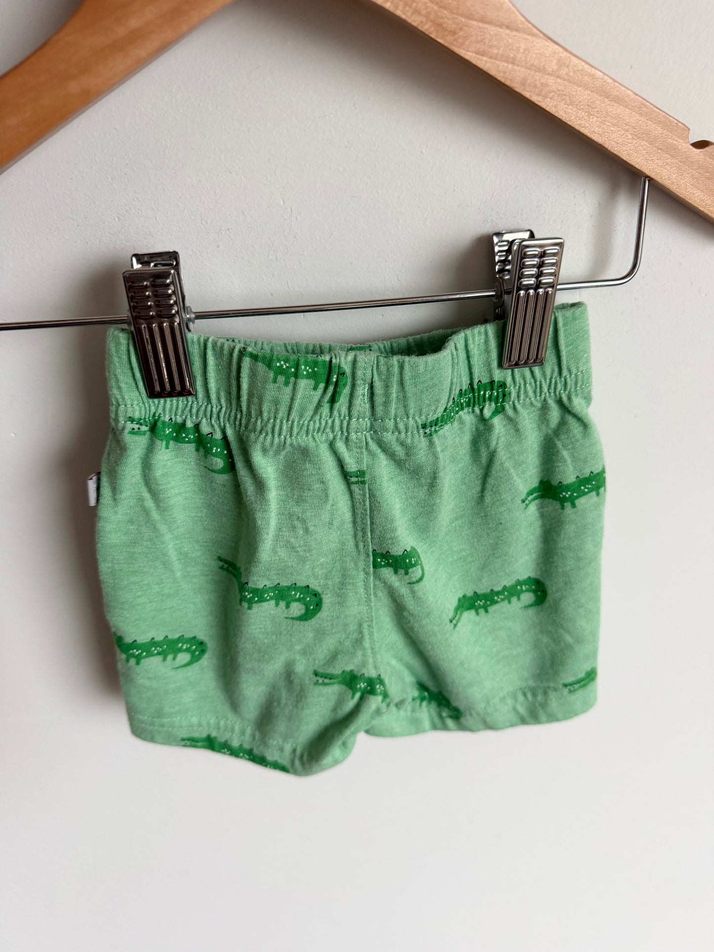 Gap Green Aligator Shorts / 3-6m