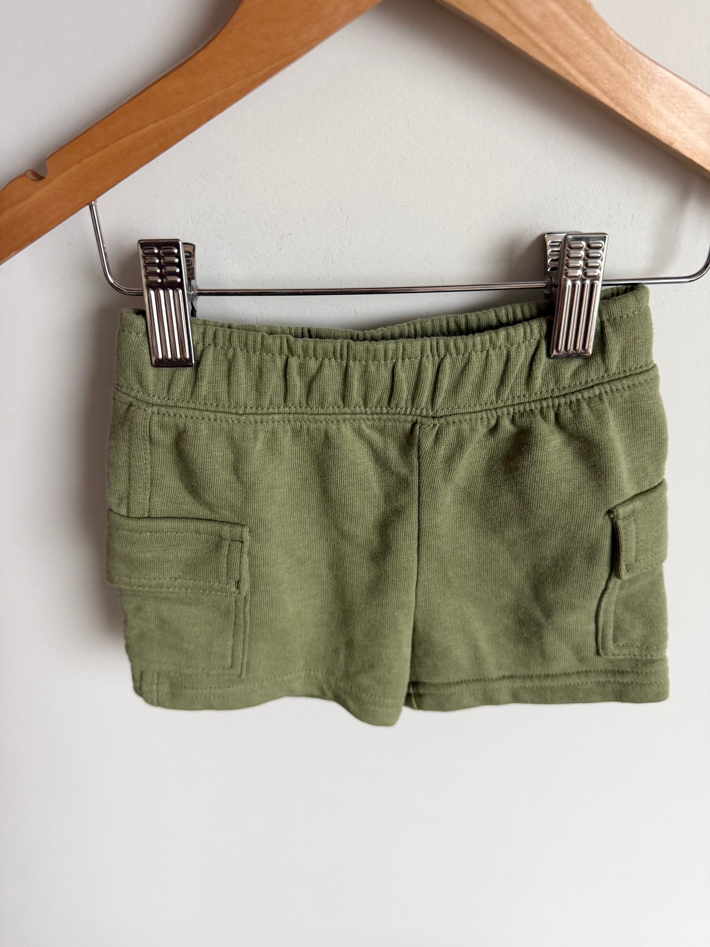 Olive Cargo Shorts / 3-6m