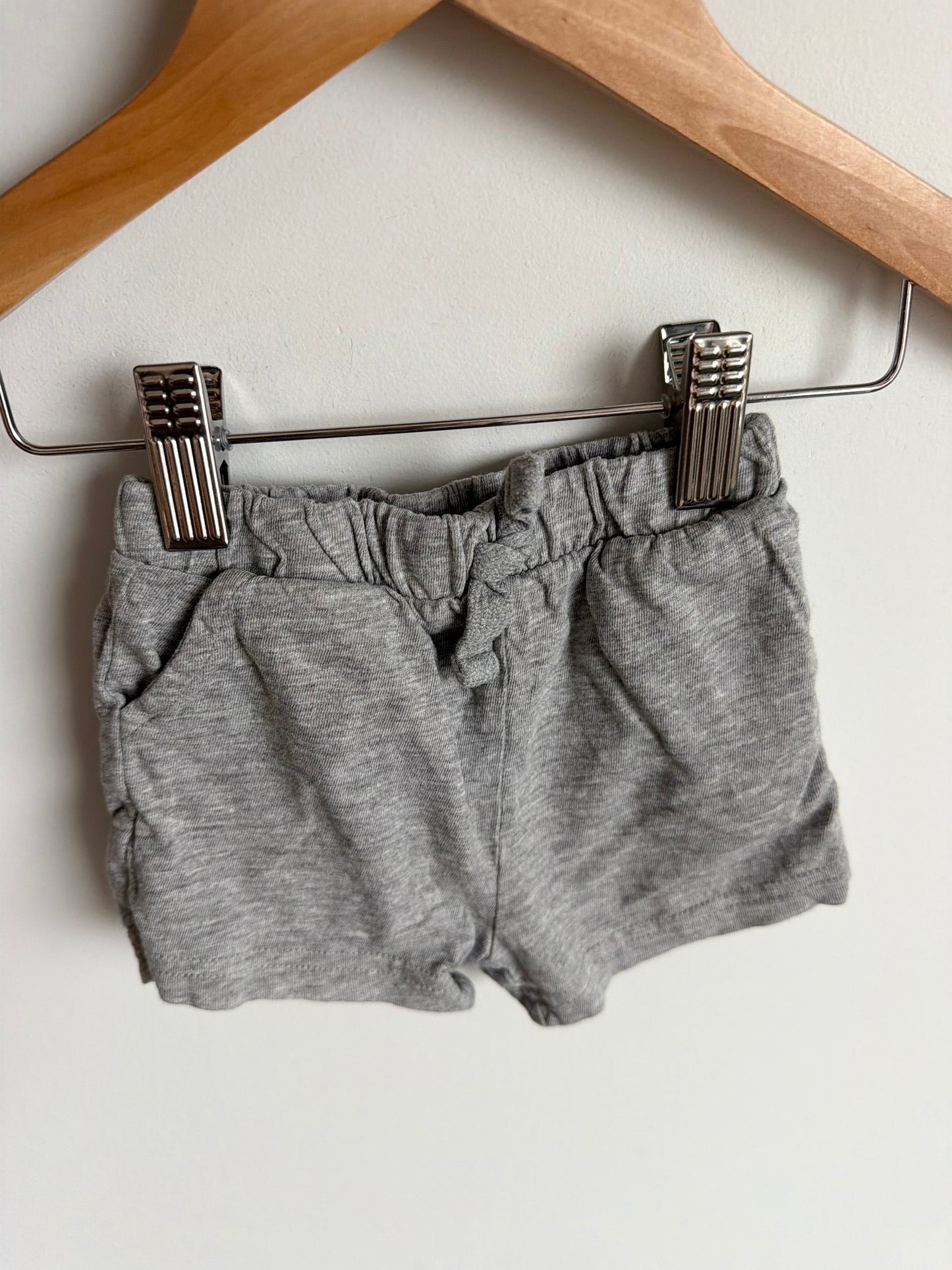 Grey Short with Elastic Waistband / 3-6m