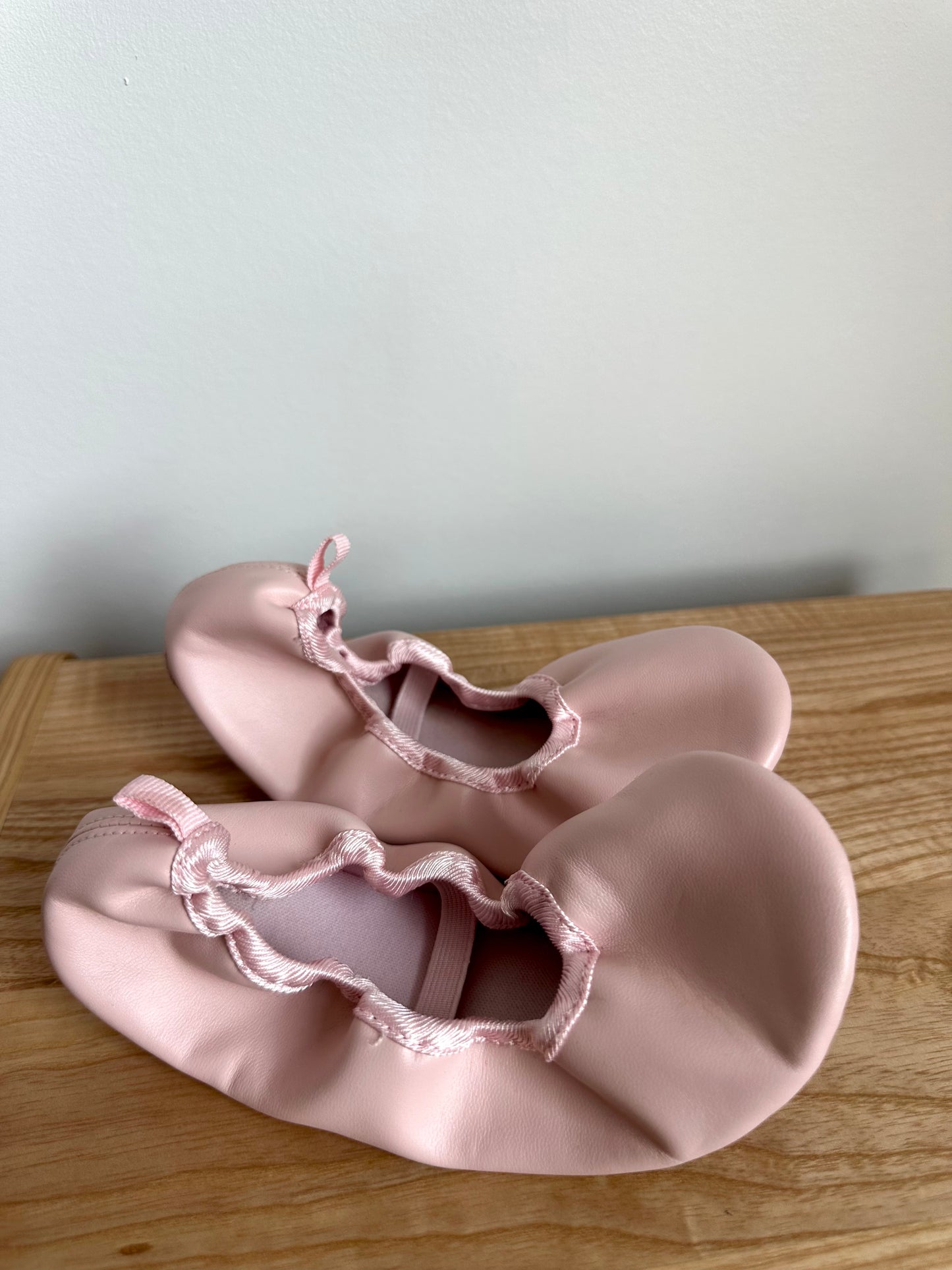 Pink Ballet Slippers / Size 2 Big Kids
