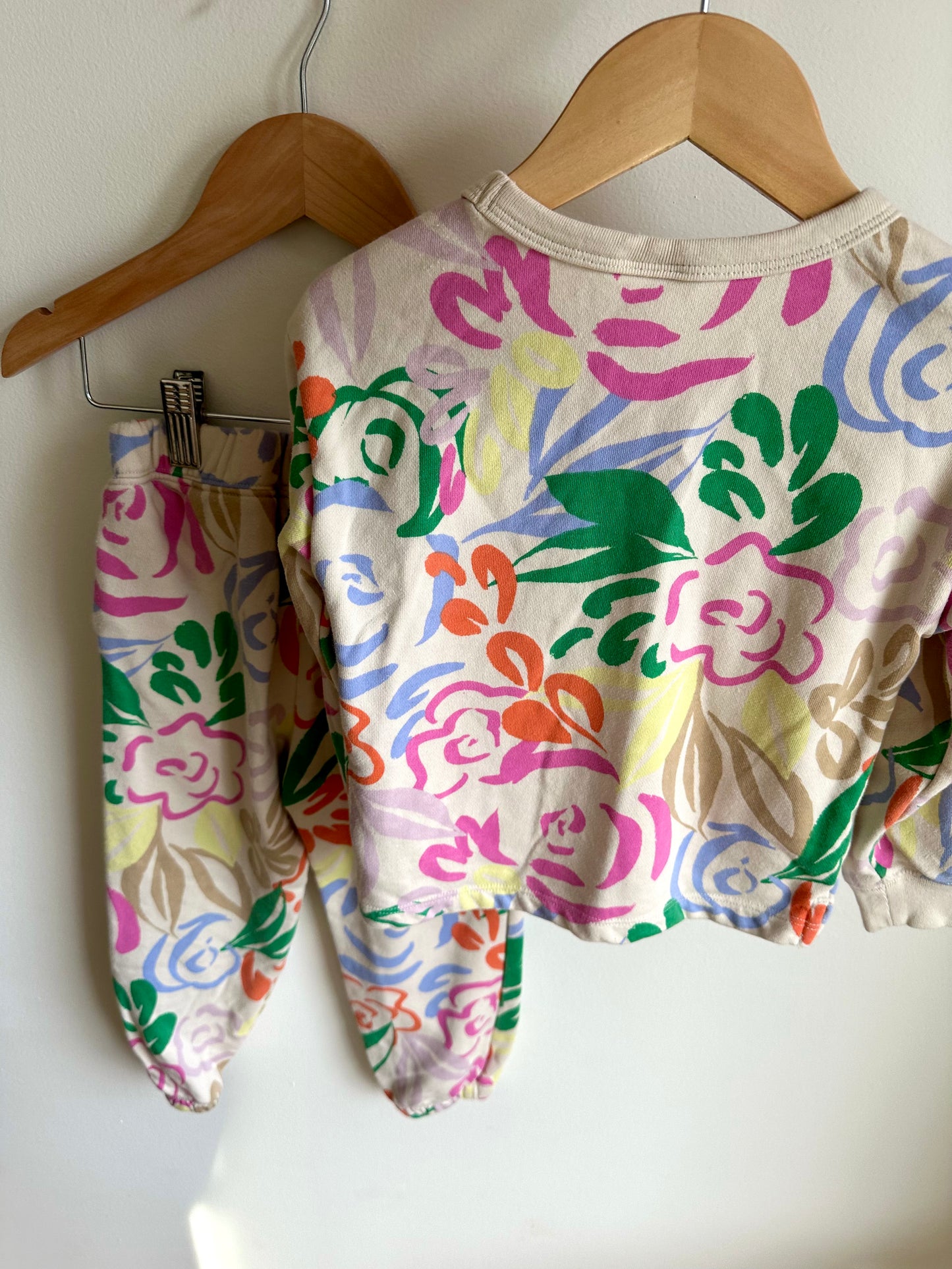 Gap Bright Floral Crewneck + Joggers Set / 4T