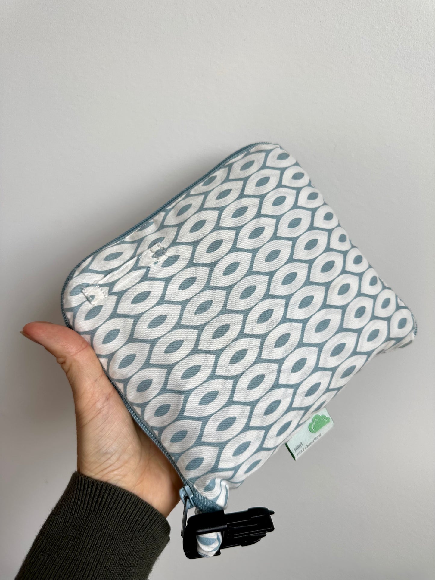 Mint Marshmallow Travel Seat (No Shipping)