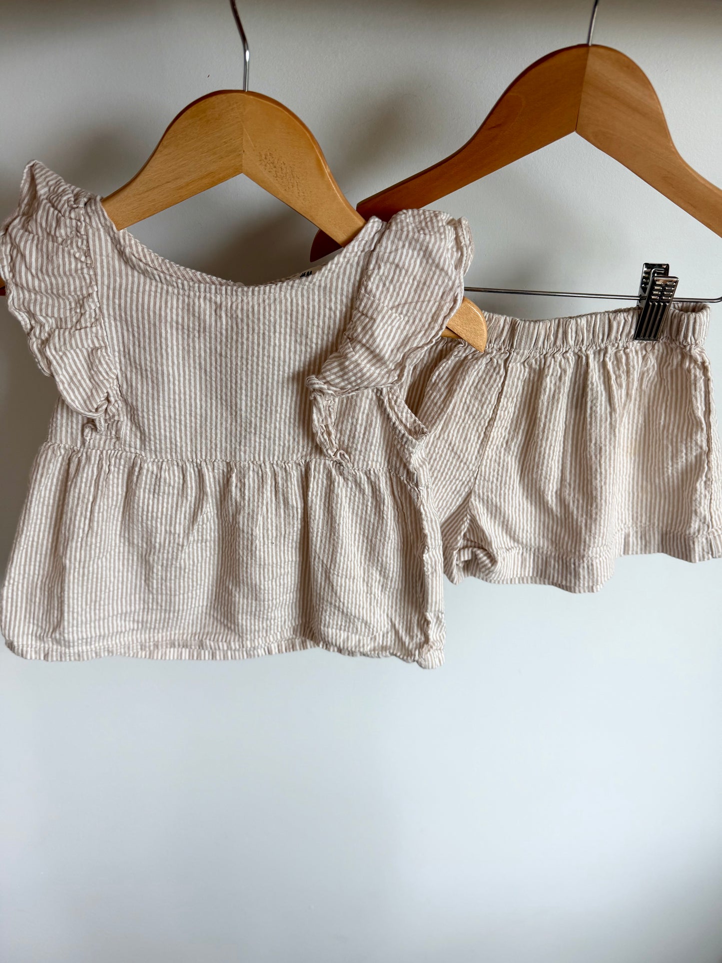 Beige Vertical Stripe Top + Shorts Set / 3T