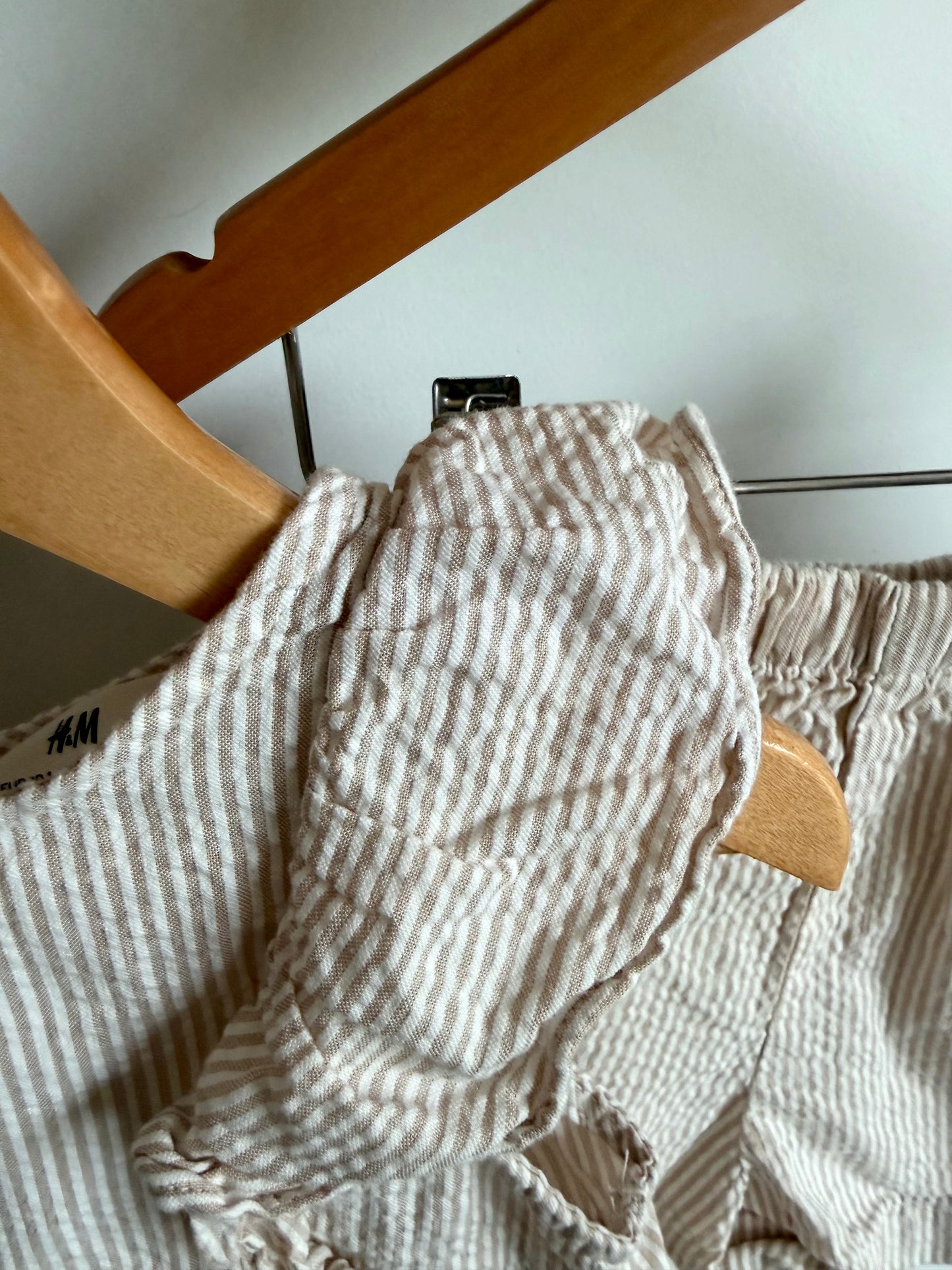 Beige Vertical Stripe Top + Shorts Set / 3T