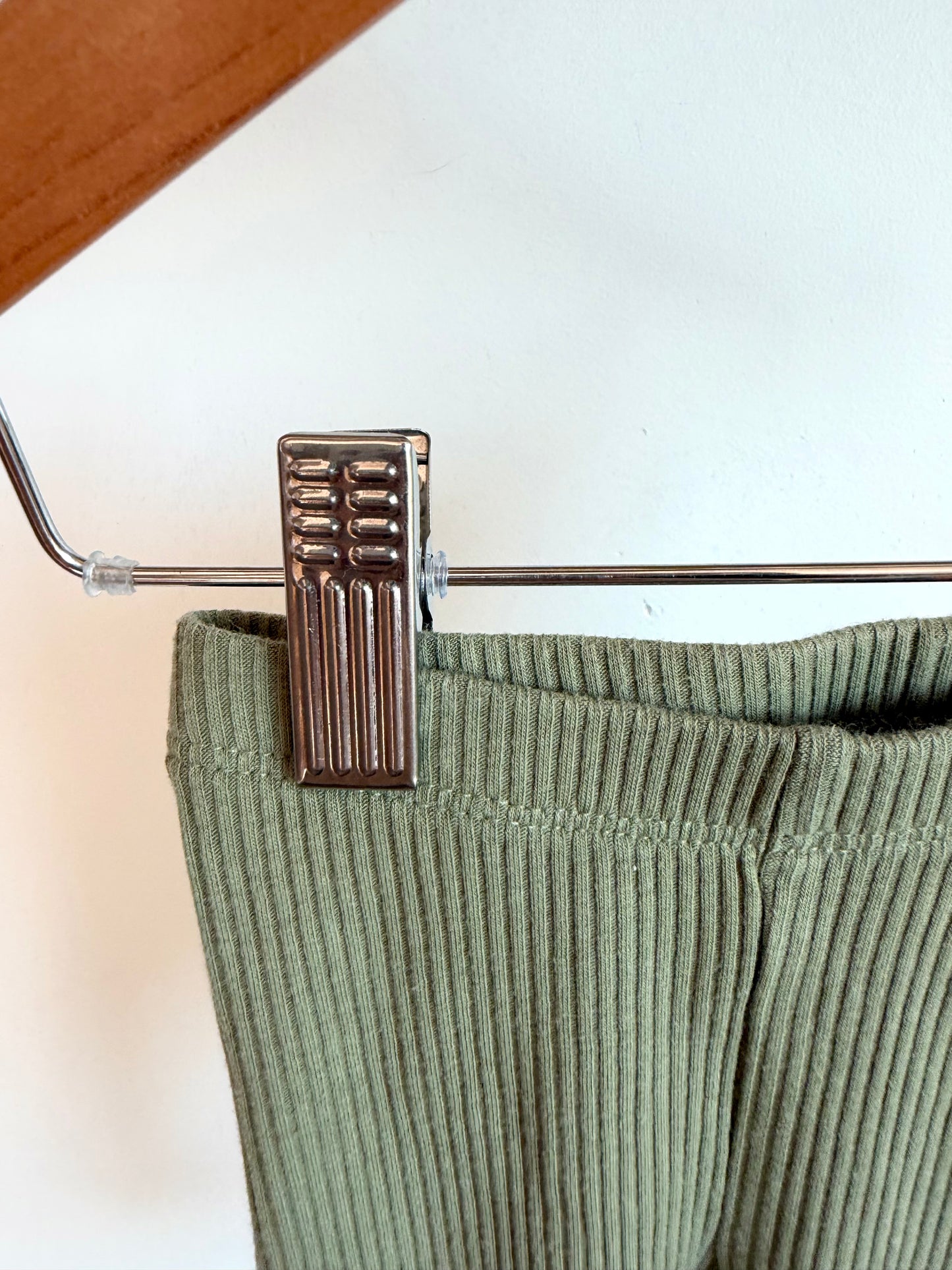 Olive Ribbed Pants / 3-6m