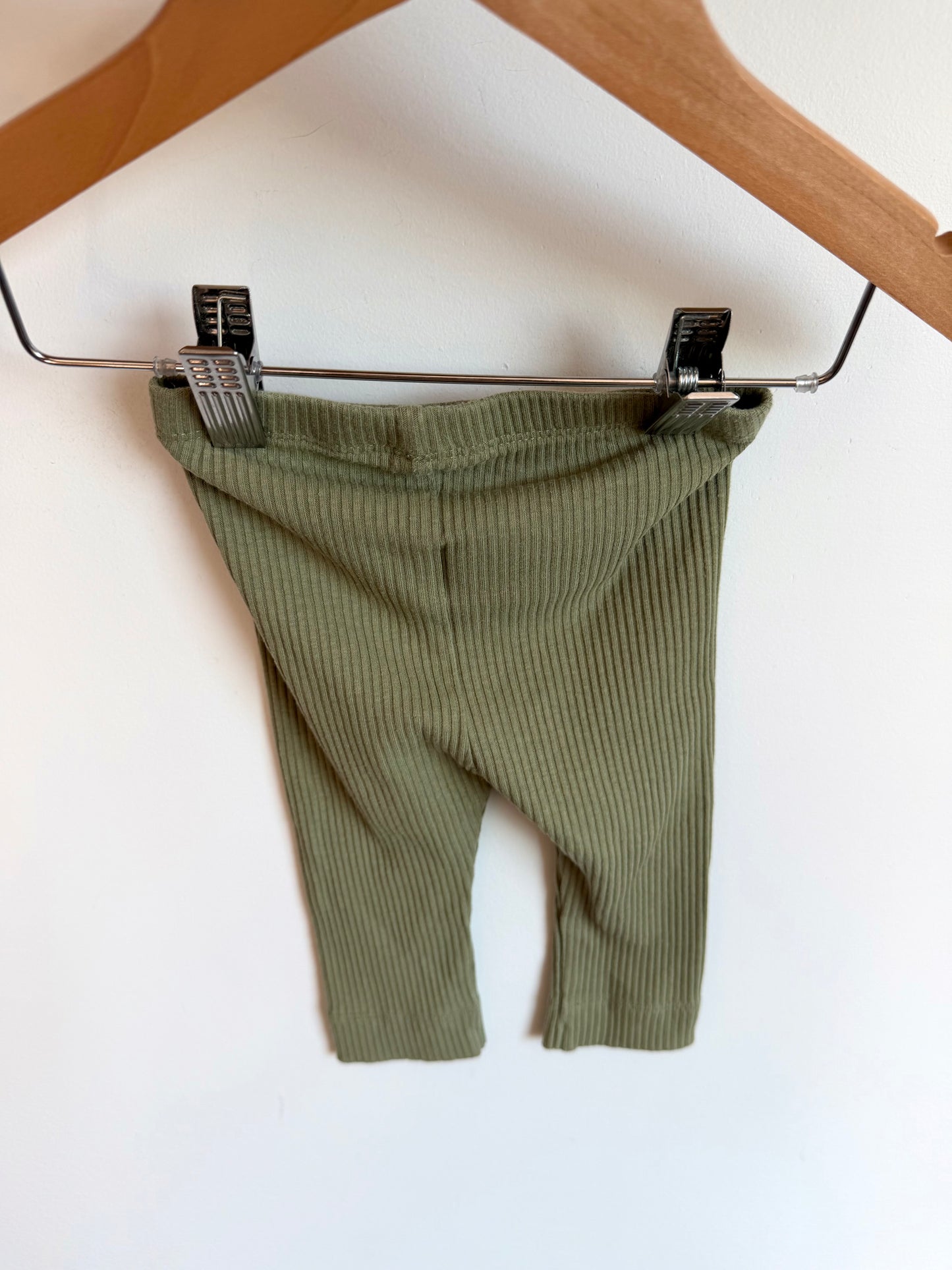 Olive Ribbed Pants / 3-6m