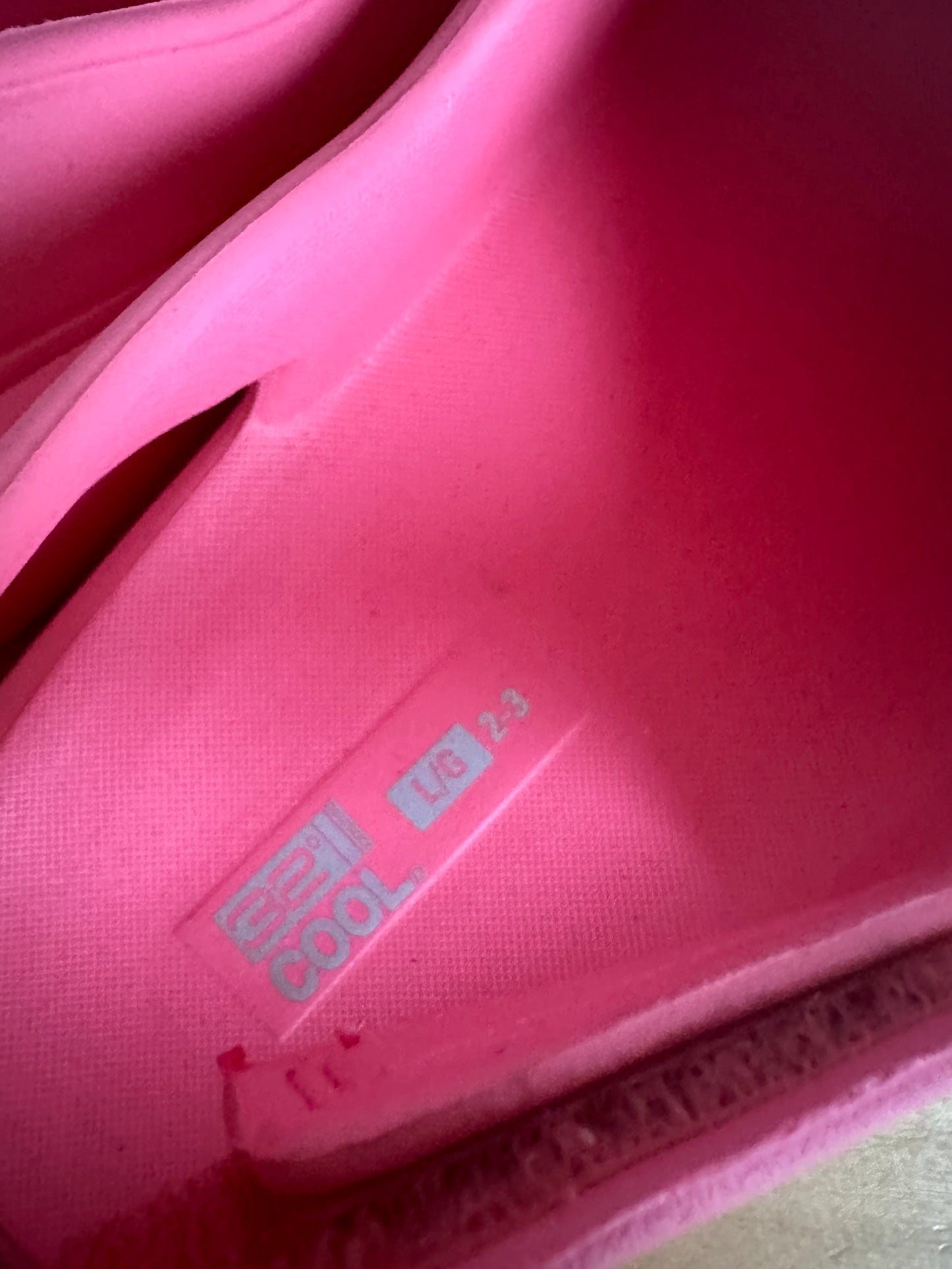 Pink Sandals / Size 2-3 Big Kids