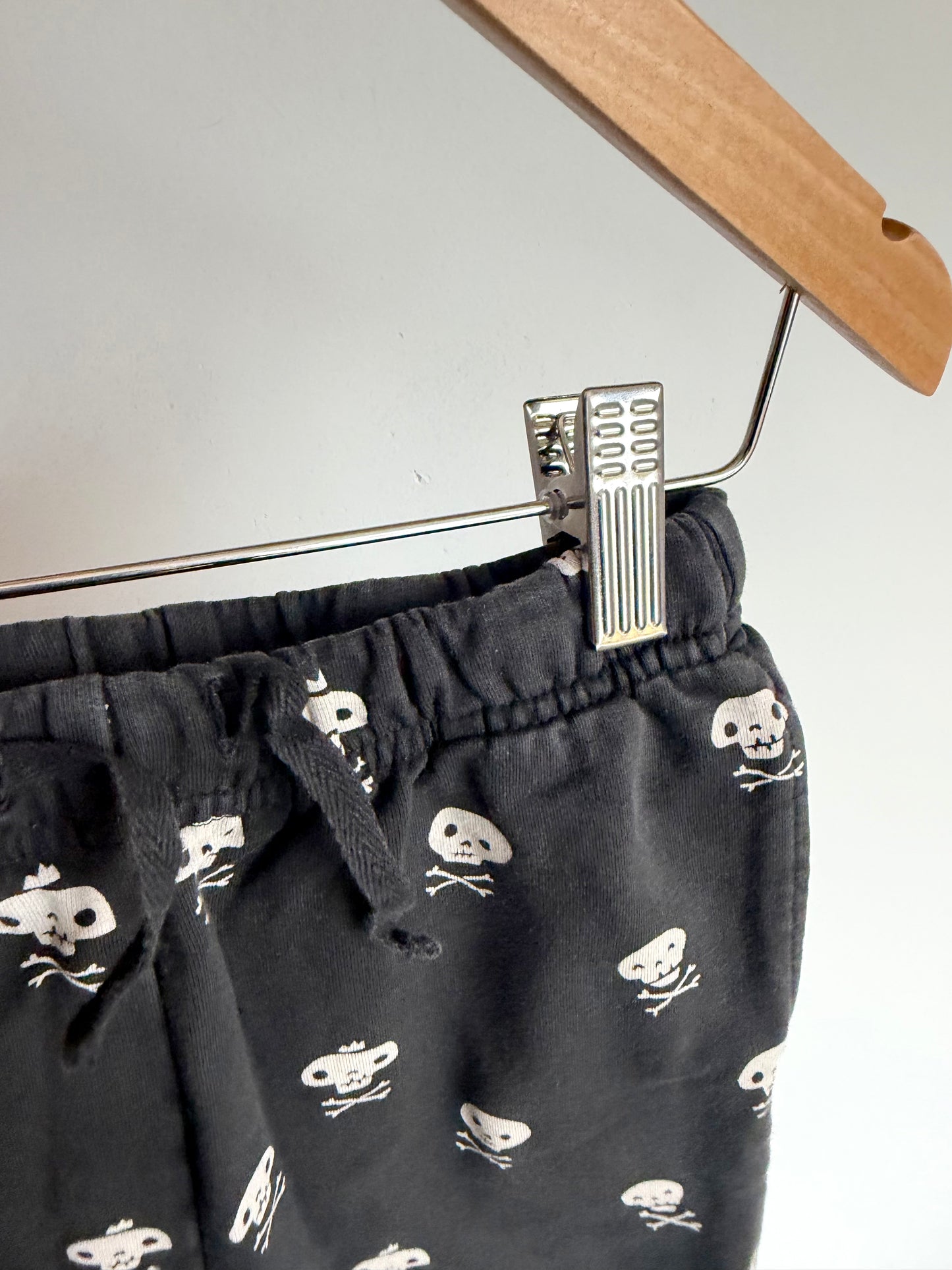 Quincy Mae Skull Sweatpants / 5 years