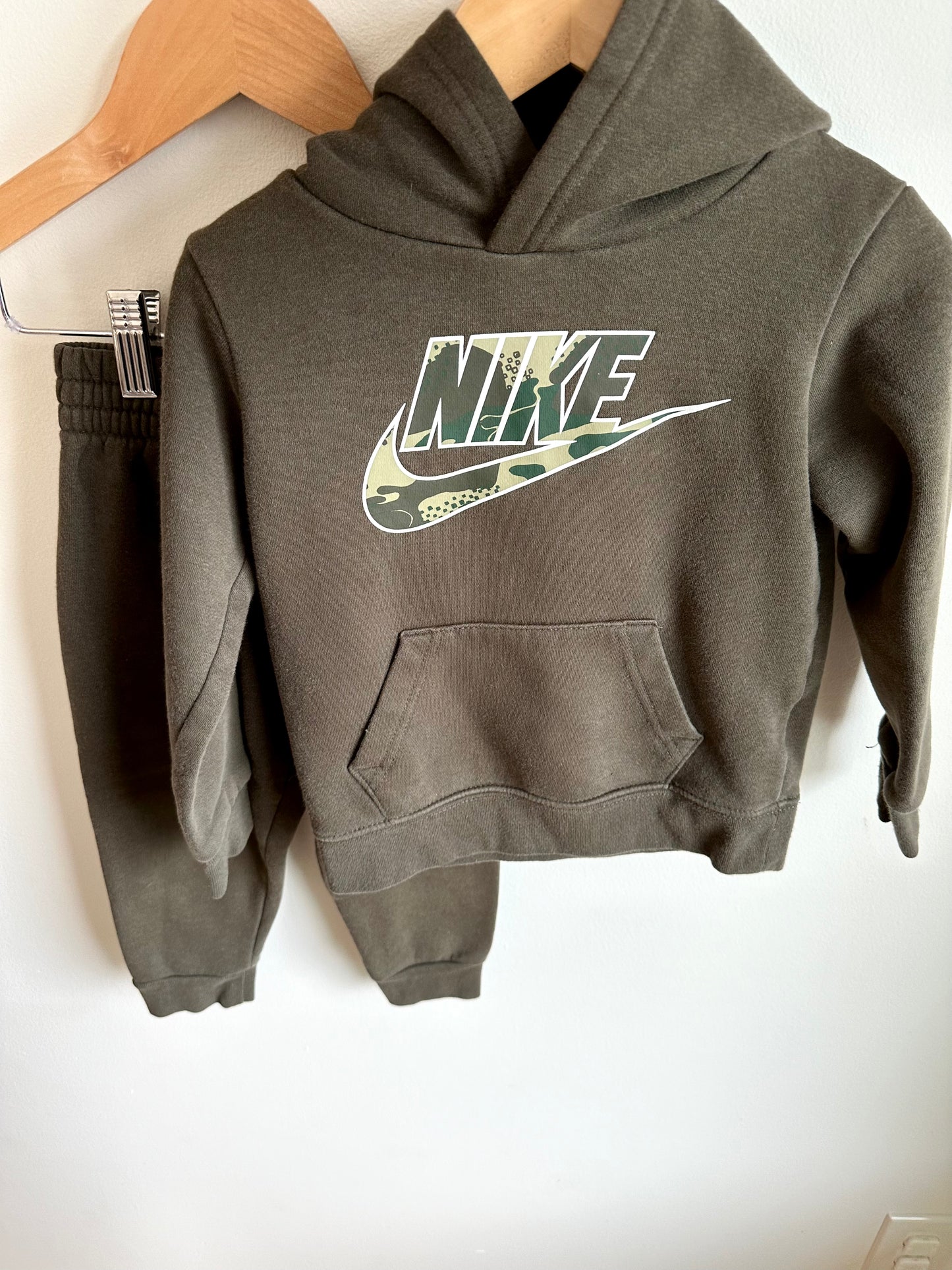 Nike Green Hoodie + Jogger Set / 2-3T