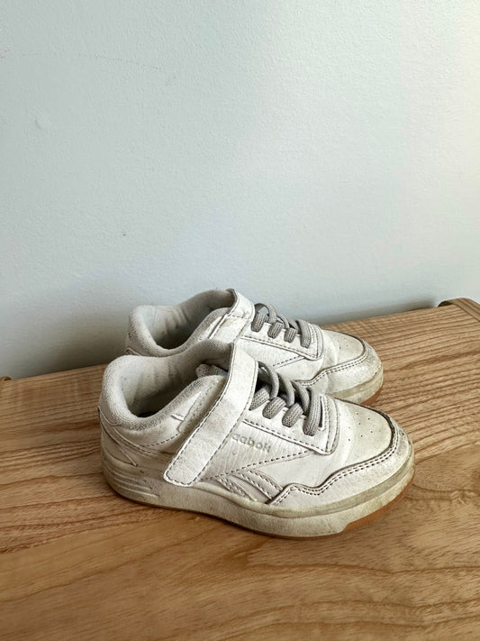 Reebok White Classic Shoes / Size 6 Toddler