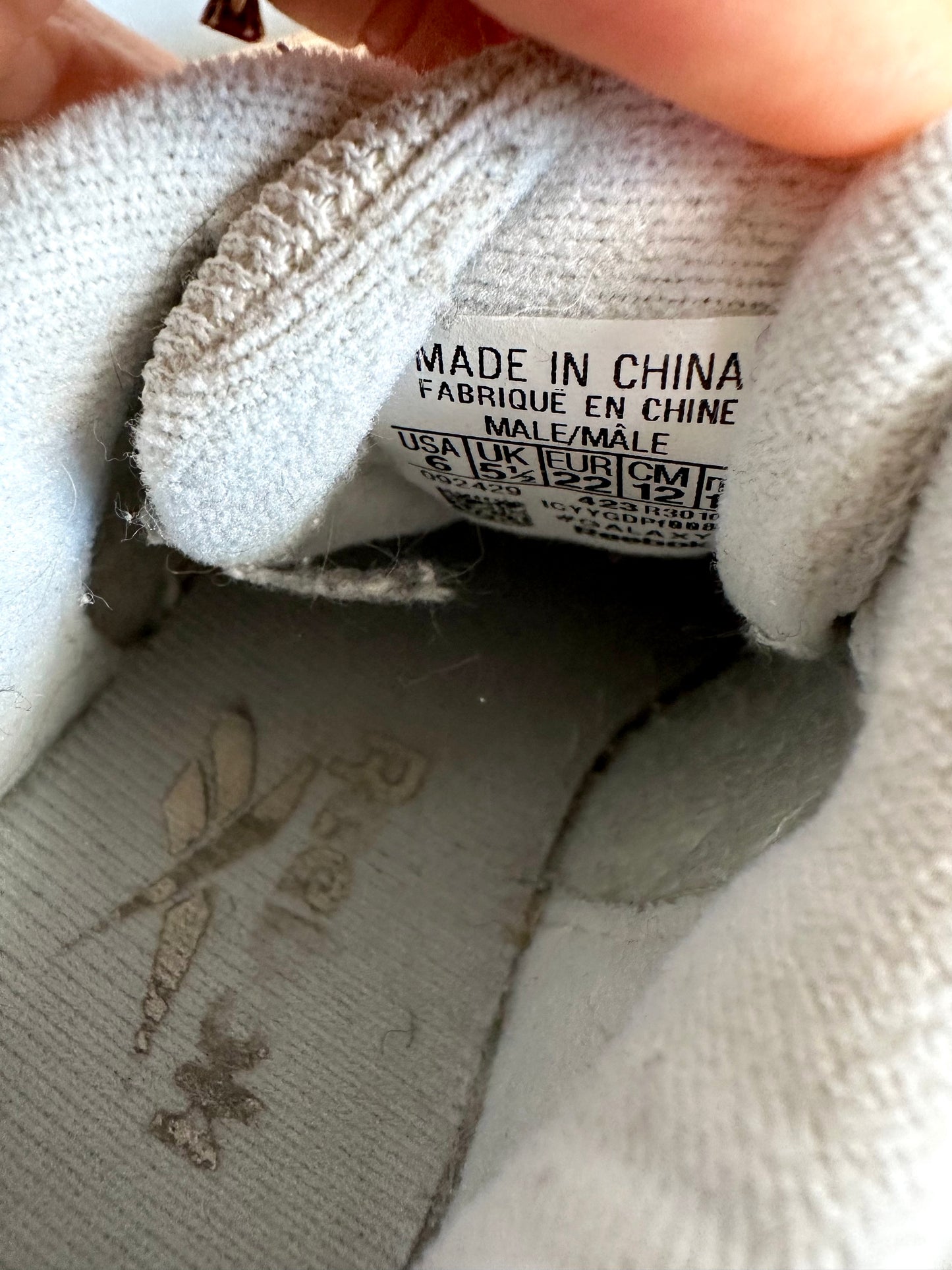 Reebok White Classic Shoes / Size 6 Toddler