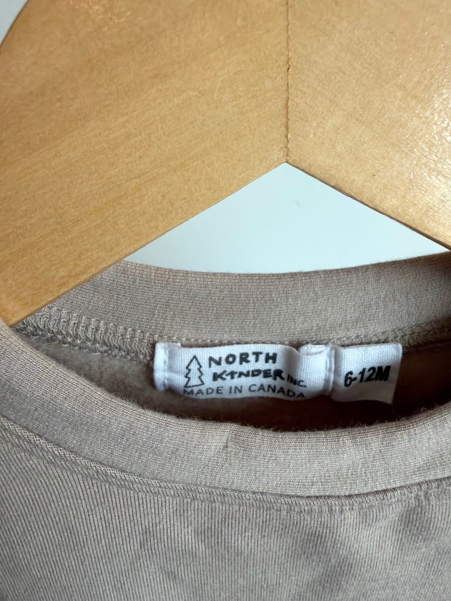 North Kinder Tan Bamboo Crewneck (PLAY) / 6-12m