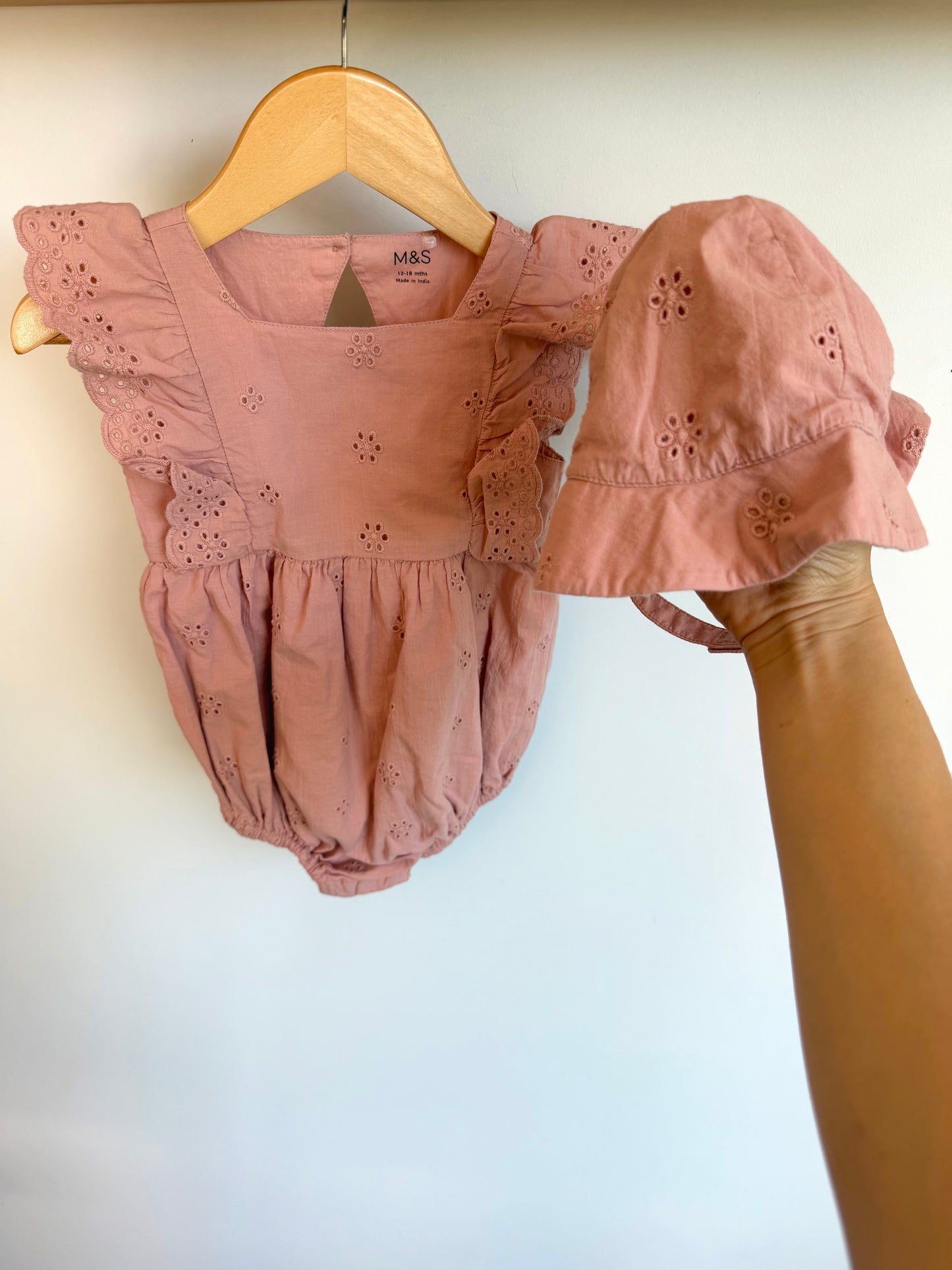 Blush Eyelet Bubble Romper + Hat / 12-18m