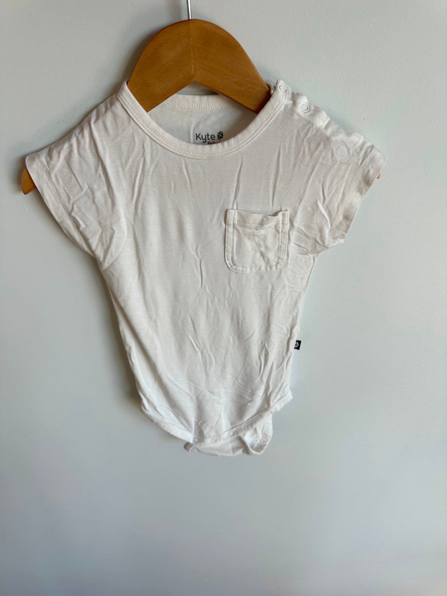 Kyte White Bamboo Bodysuit / 12-18m