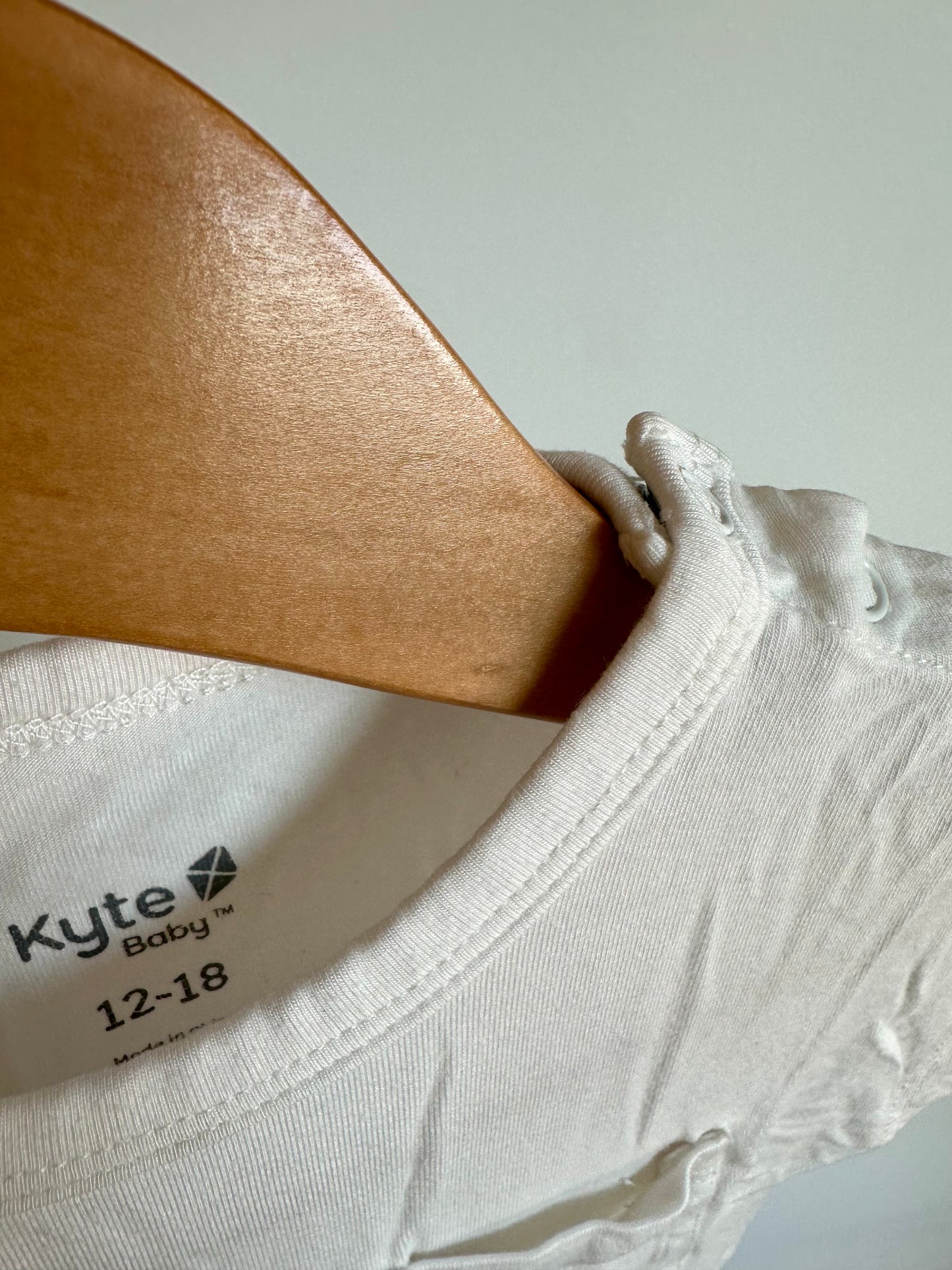Kyte White Bamboo Bodysuit / 12-18m