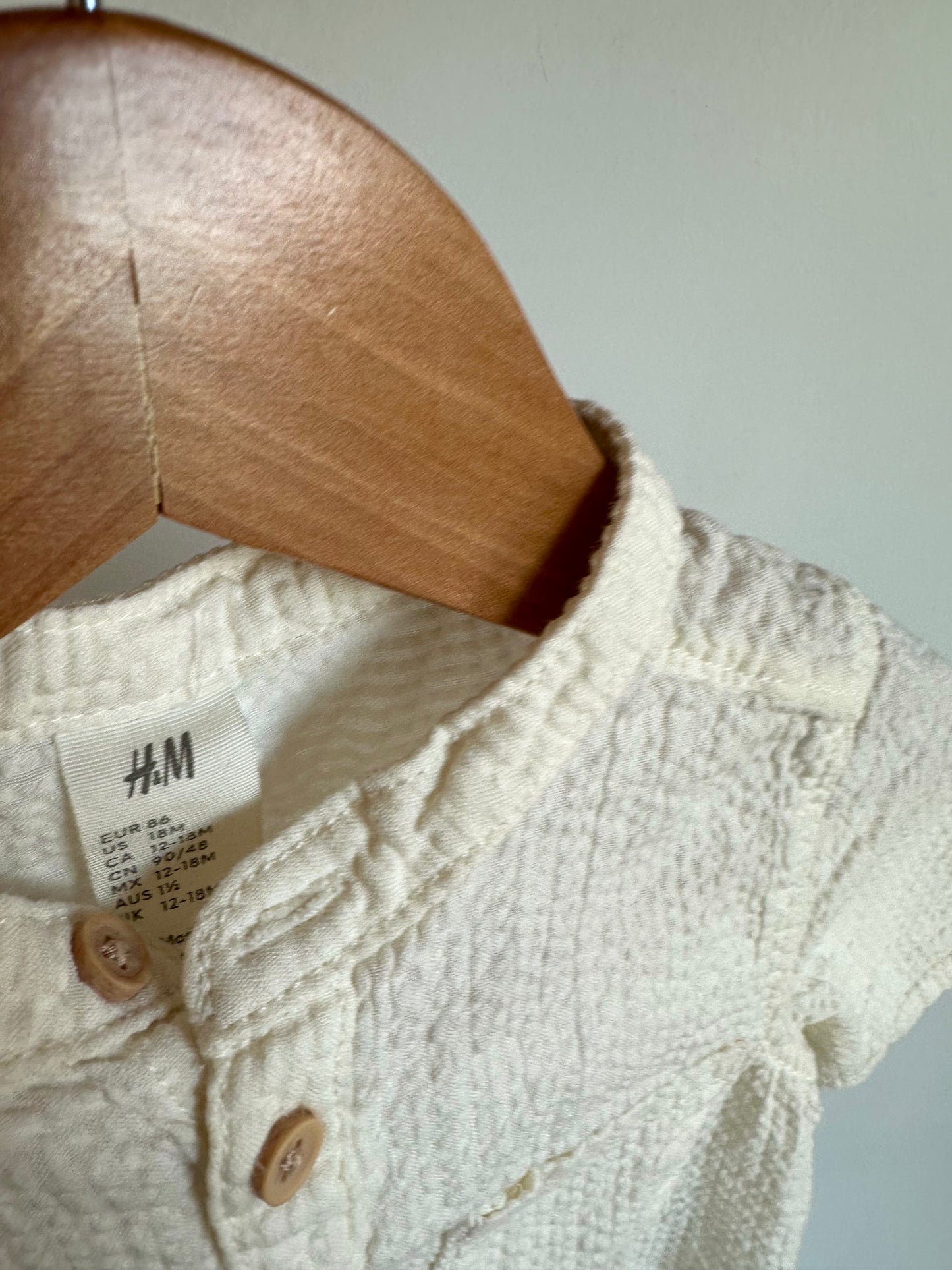 H&M 100% Cotton White Button Up T-shirt / 12-18m