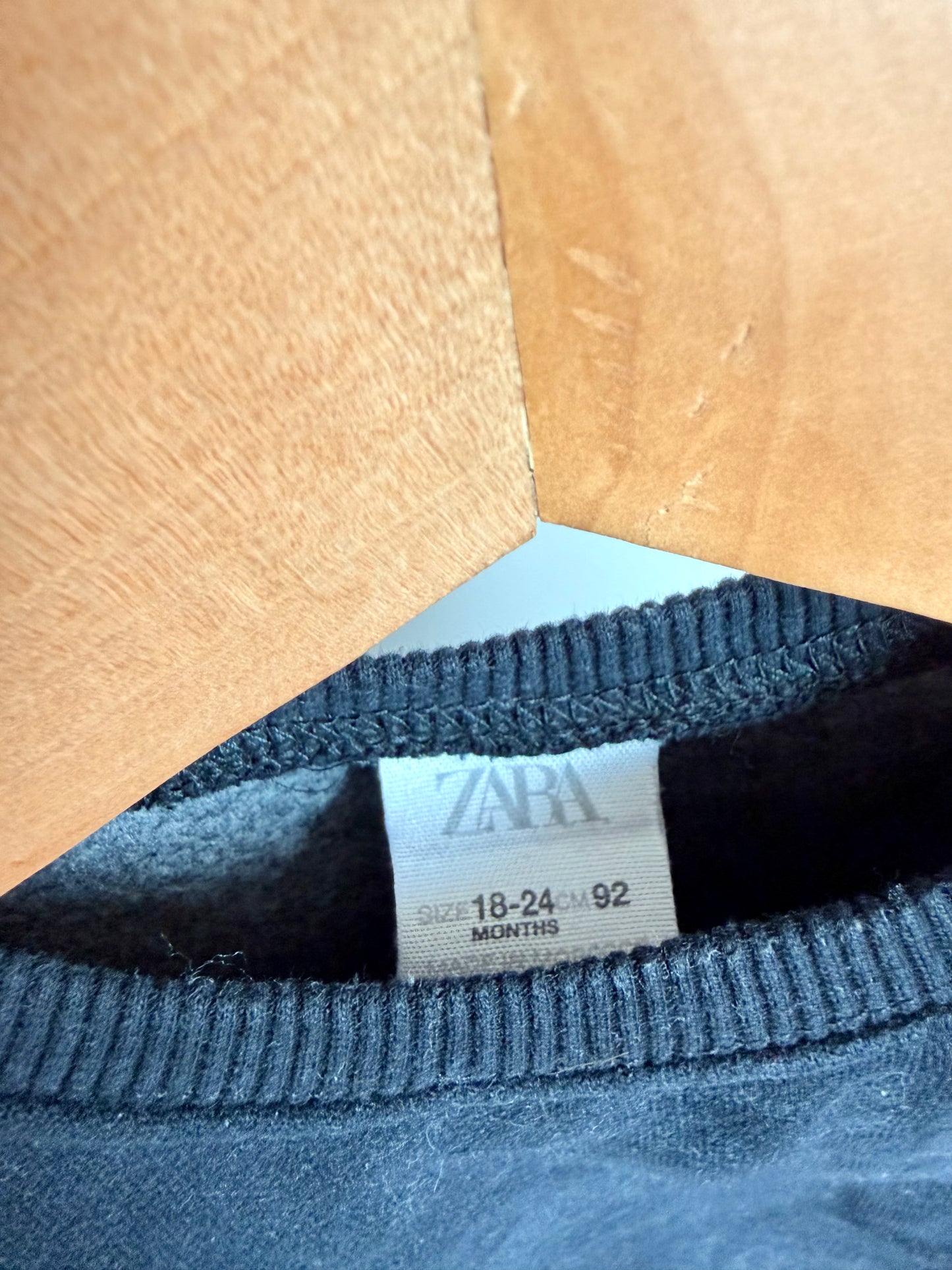 Zara Boxy Christmas Essentials Crewneck / 18m