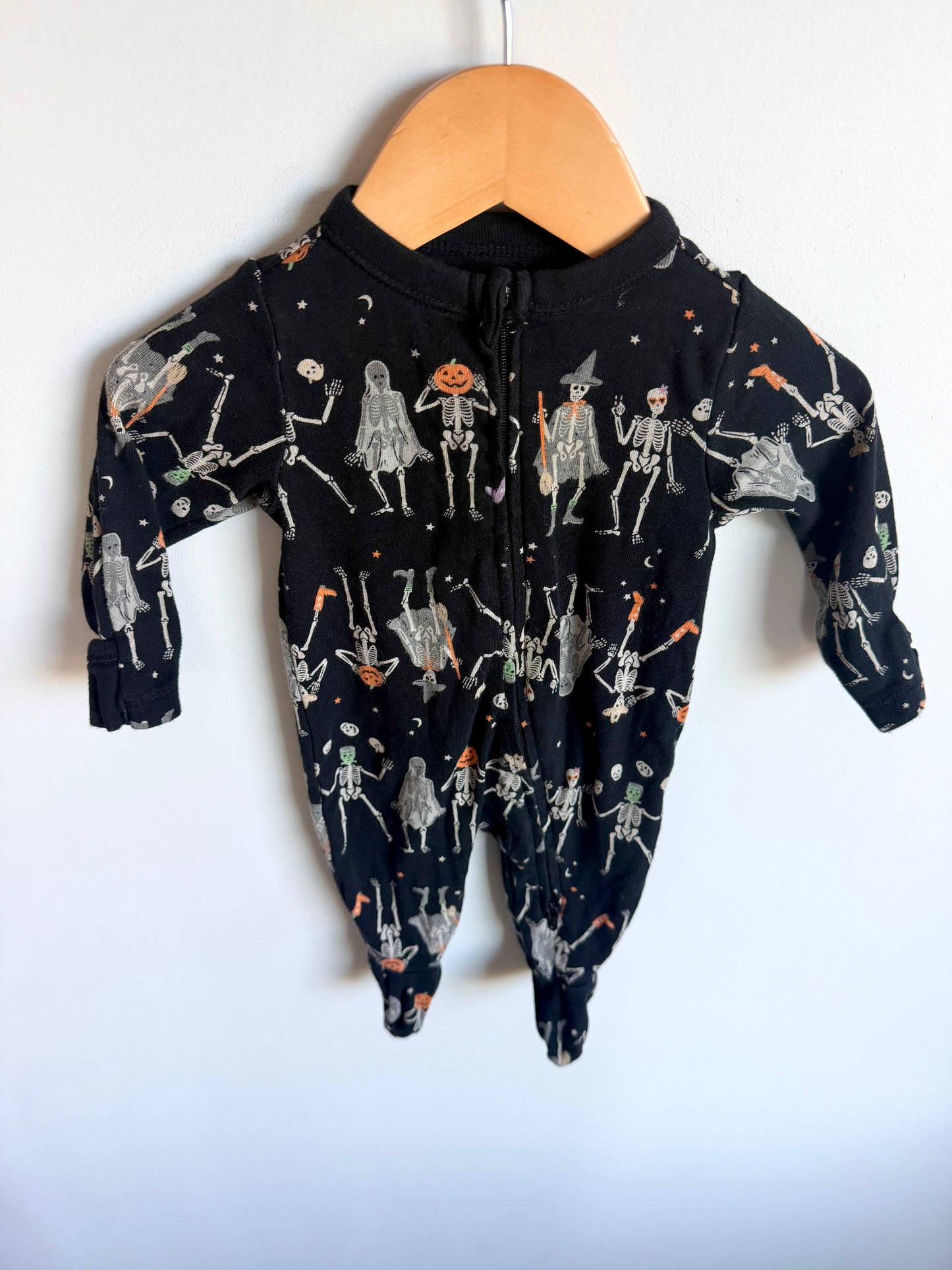 Black Skeleton Pattern 2 Way Zip Sleeper / 0-3m