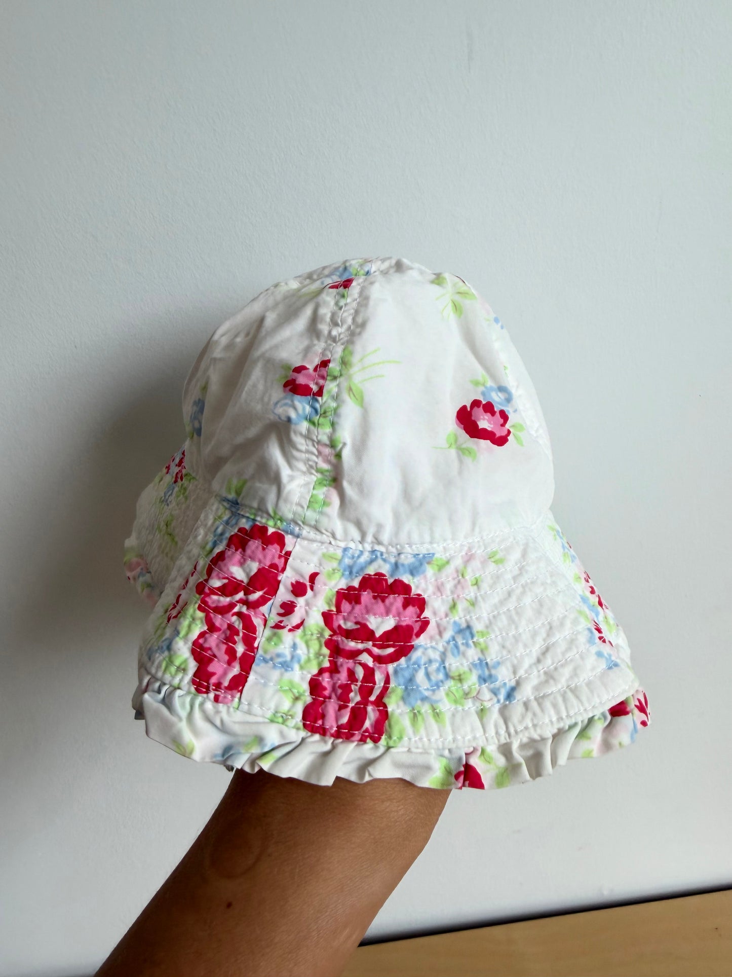 Gap Floral White Strap Hat / 0-6m