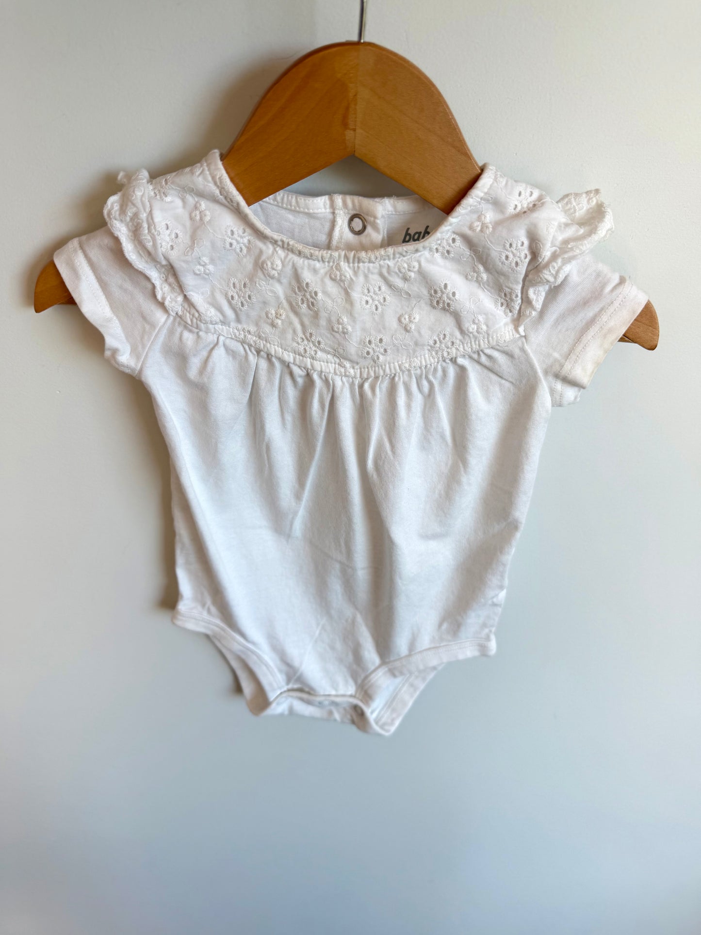 White Eyelet Bodysuit / 12m