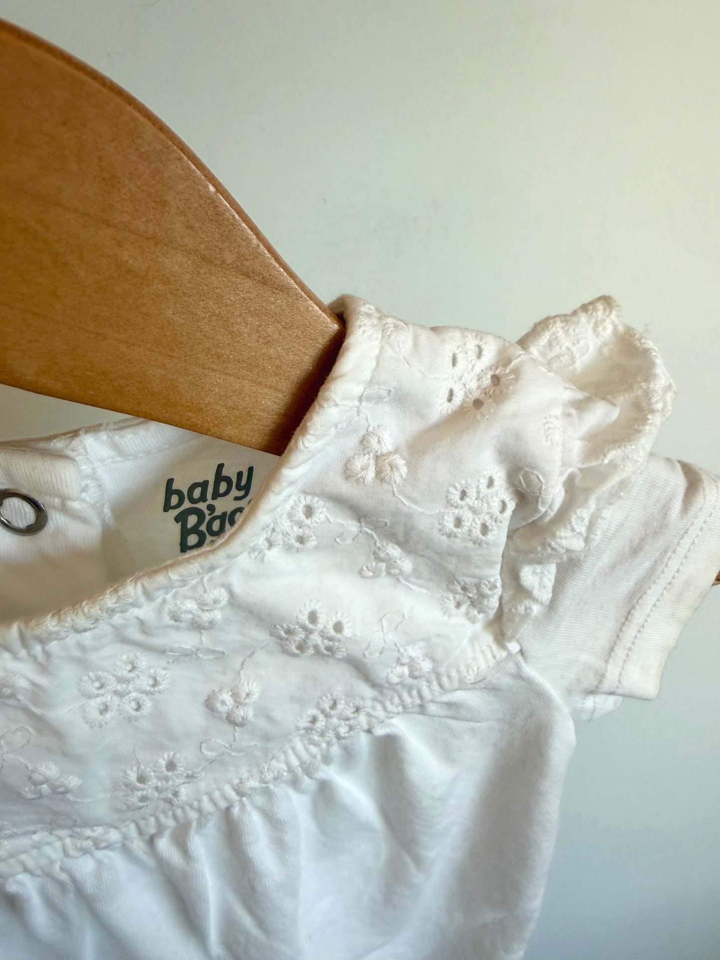 White Eyelet Bodysuit / 12m
