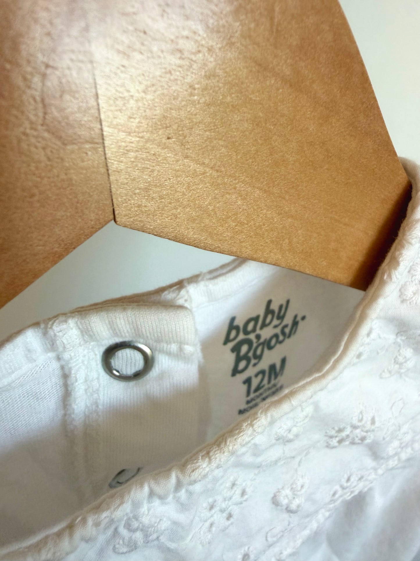 White Eyelet Bodysuit / 12m