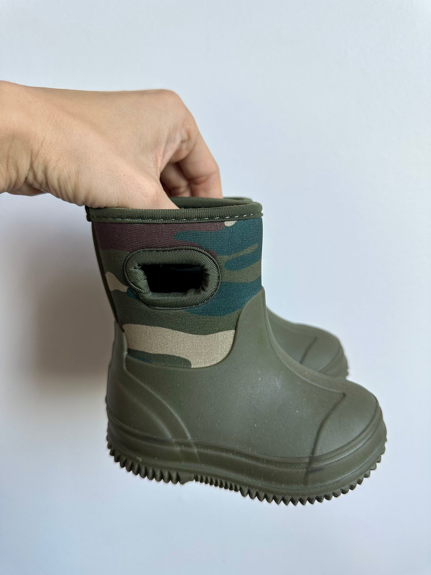 Camo Green Boots / Size 4 Toddler
