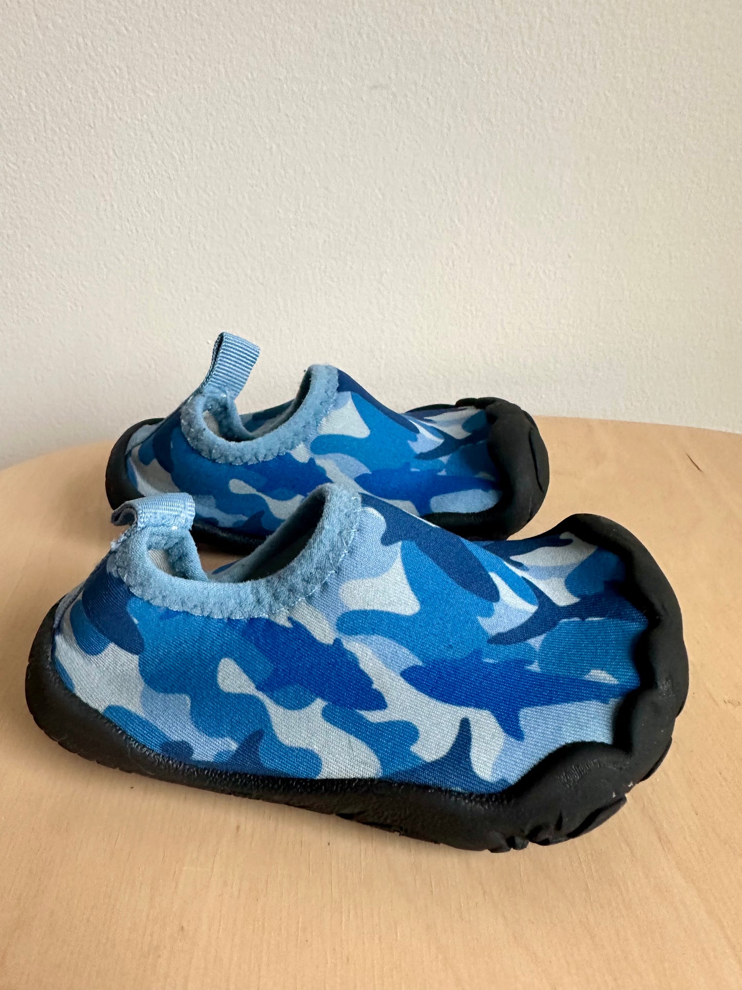 Blue Shark Camo Water Shoes / Size 7 Toddler