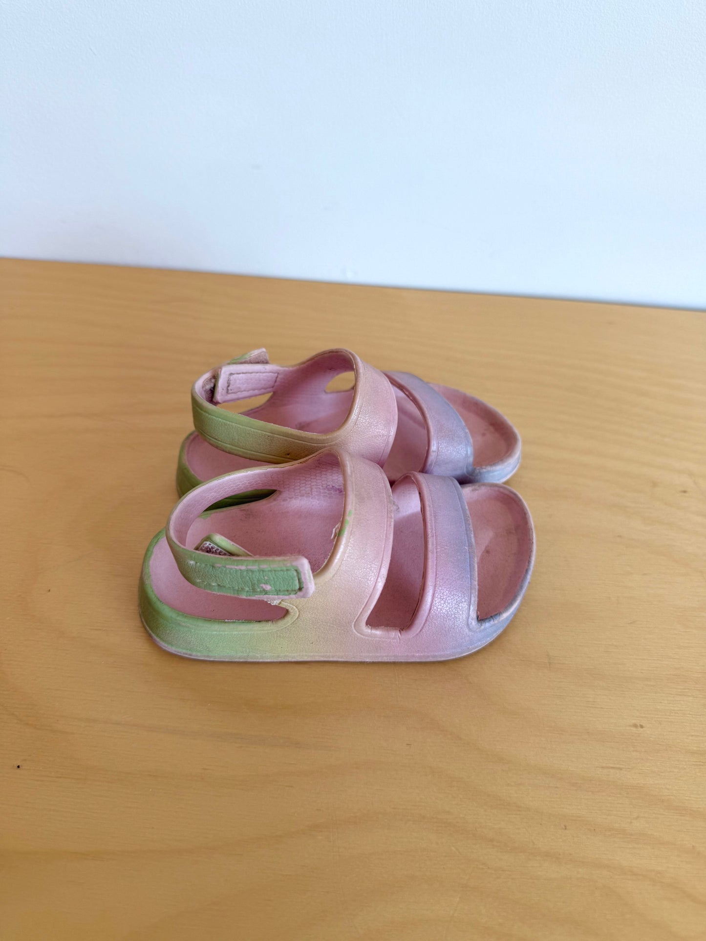 Strap Ombre Sandals / Size 5 Toddler