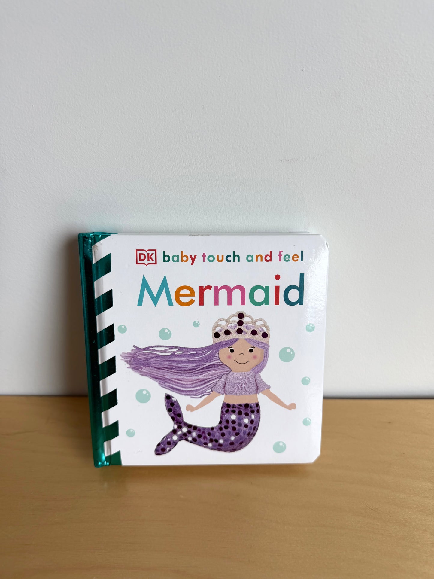 Touch + Feel Mermaid Board Book / 0-2 years